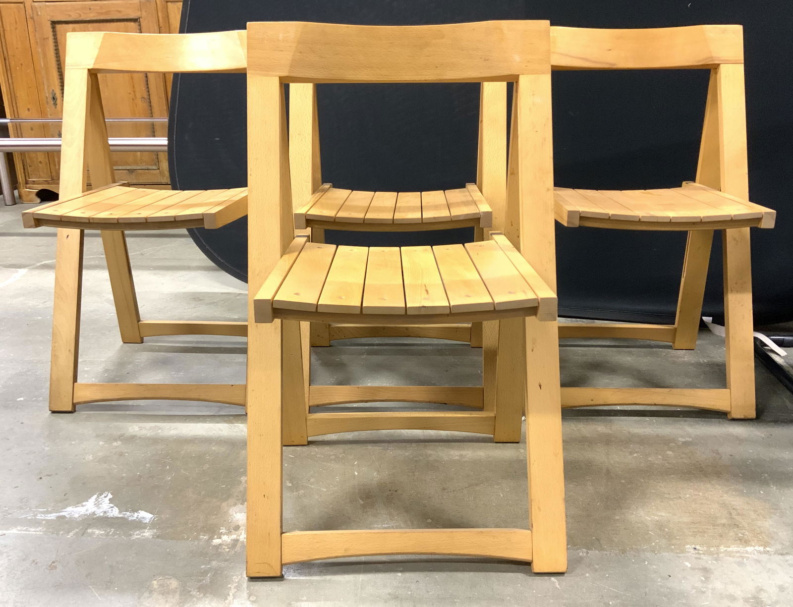 Set 4 Wooden Folding Chairs (1 of 9)