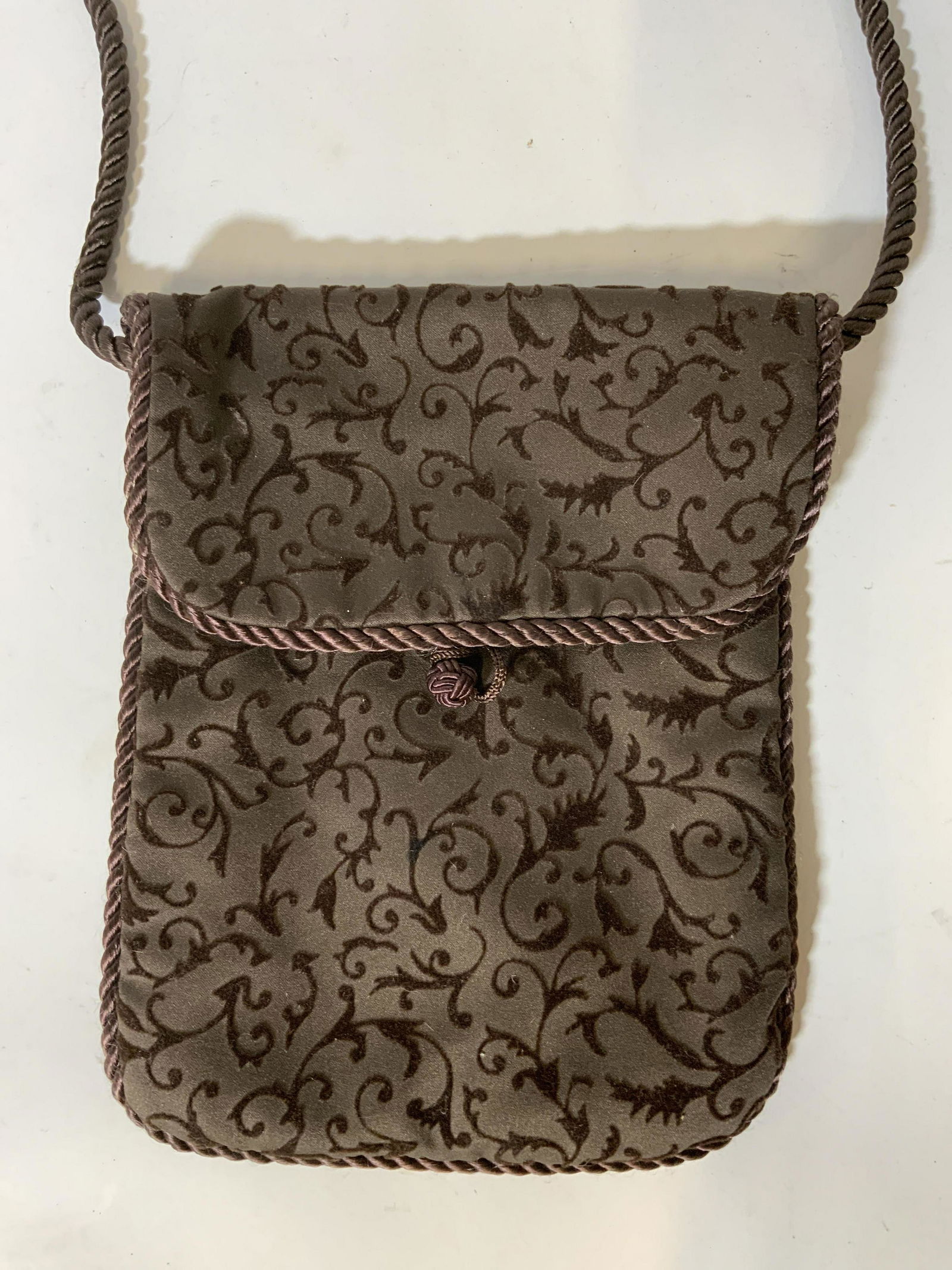 Victorian Scroll Patterned Crossbody Bag (1 of 5)