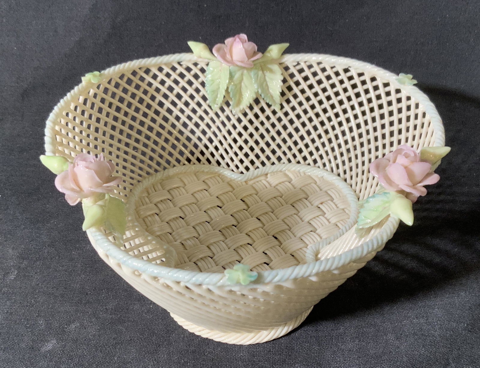 BELLEEK Woven Porcelain Basket (1 of 7)