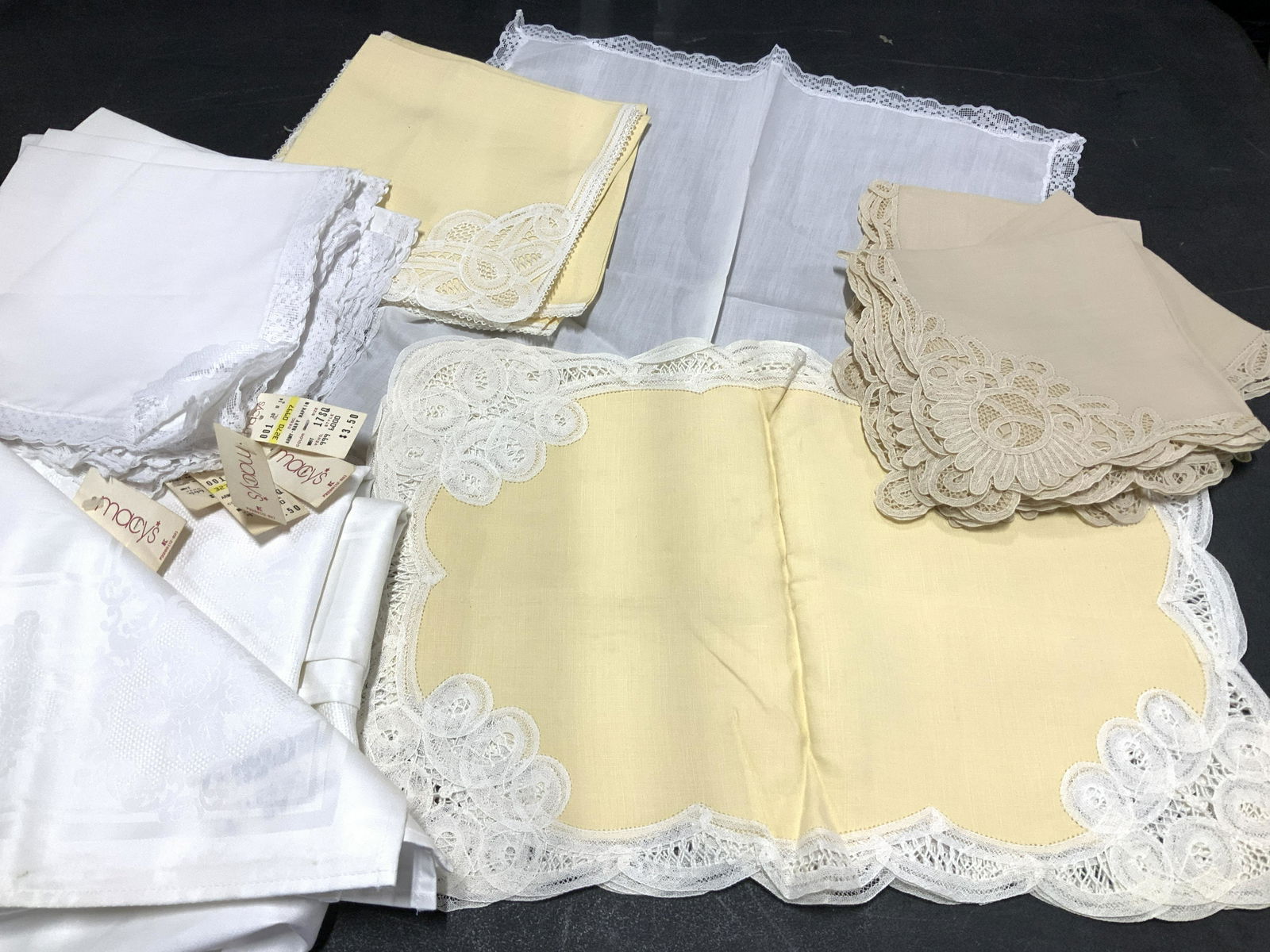 Vntg Table Linens w Org Tags, Tablecloth, Napkins (1 of 8)