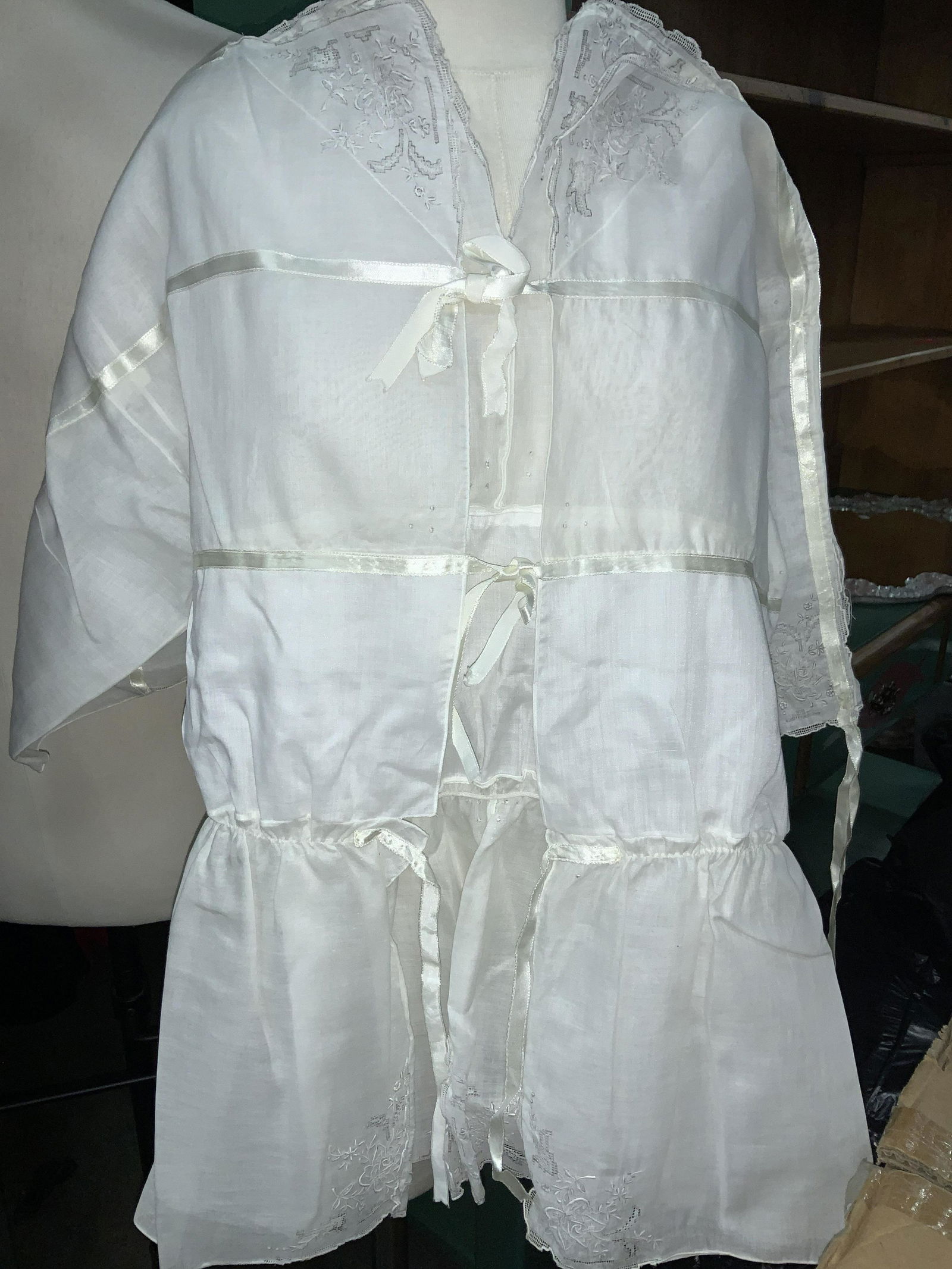 Pair Ladies Vintage Wht Linen Folk Tops (1 of 5)