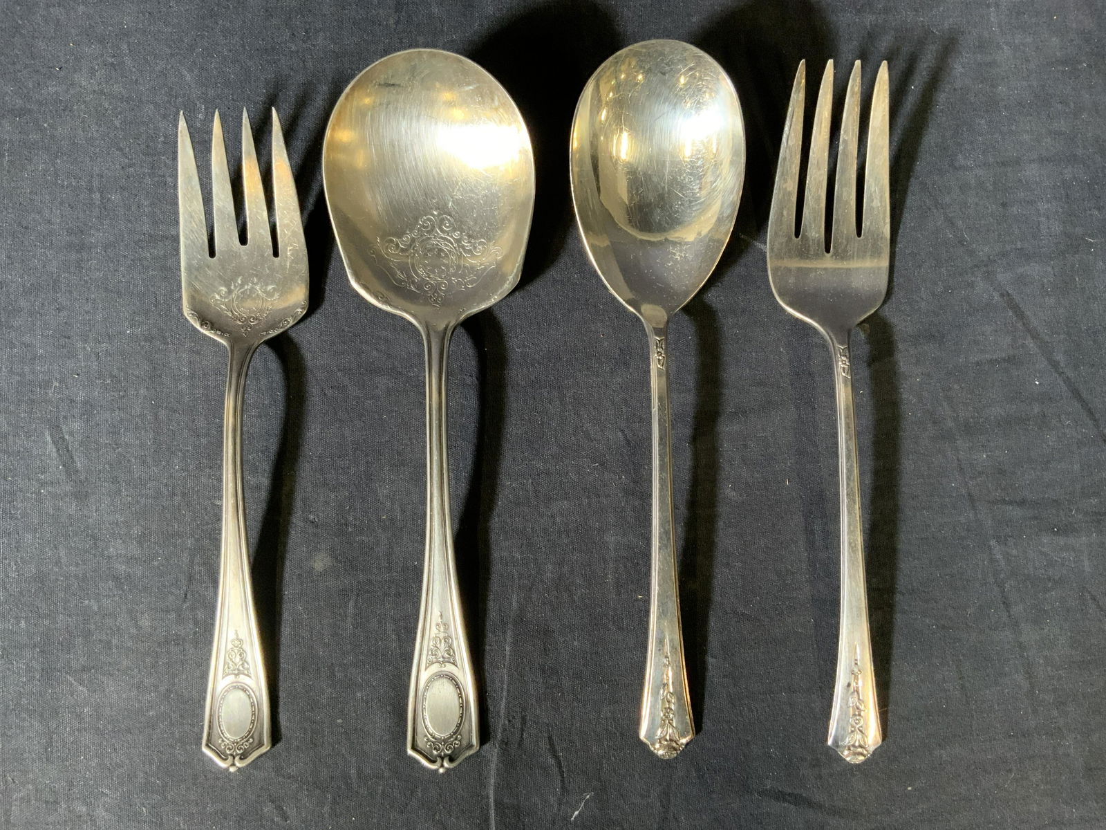 Lot 4 Silverplated Serving Forks & Spoons (1 of 7)