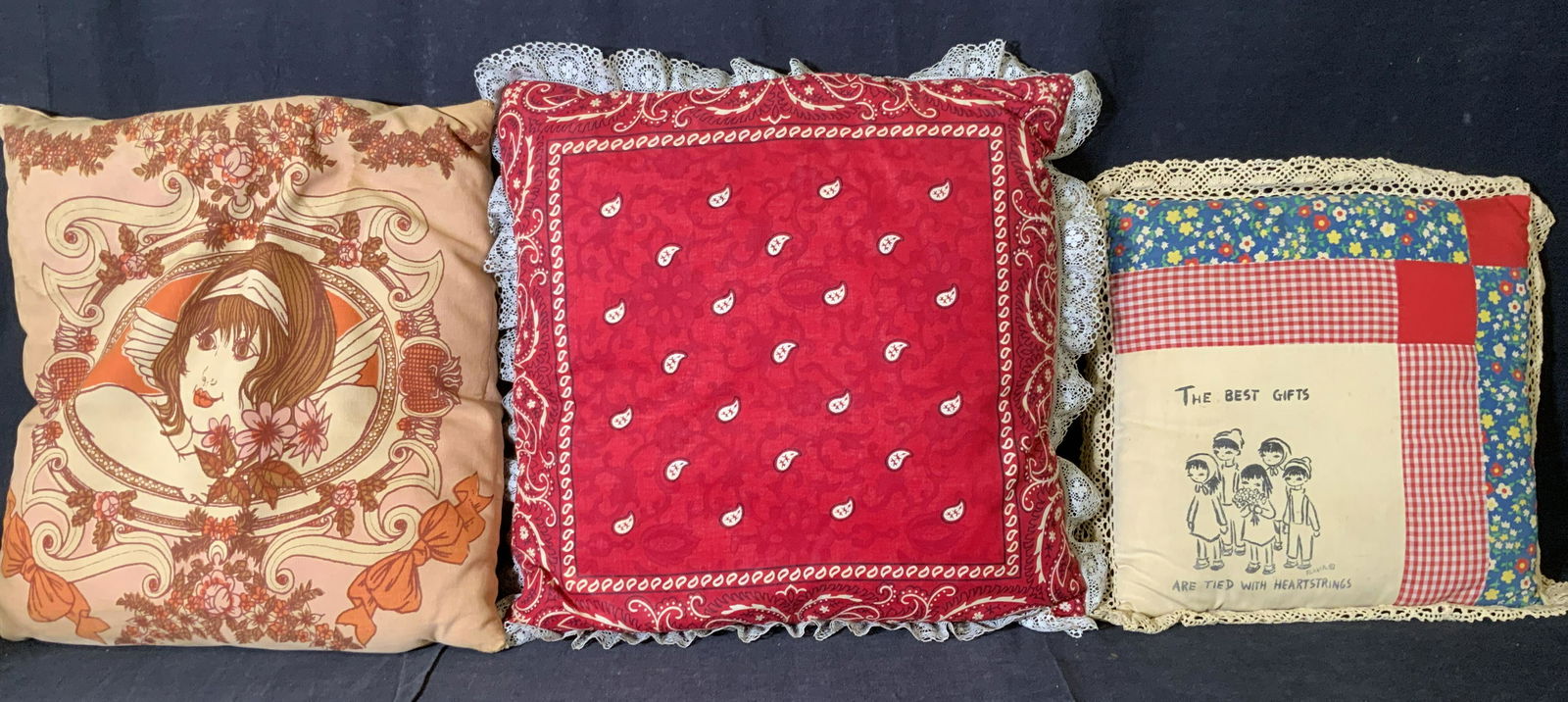 Lot 3 Vintage Throw Pillows (1 of 8)