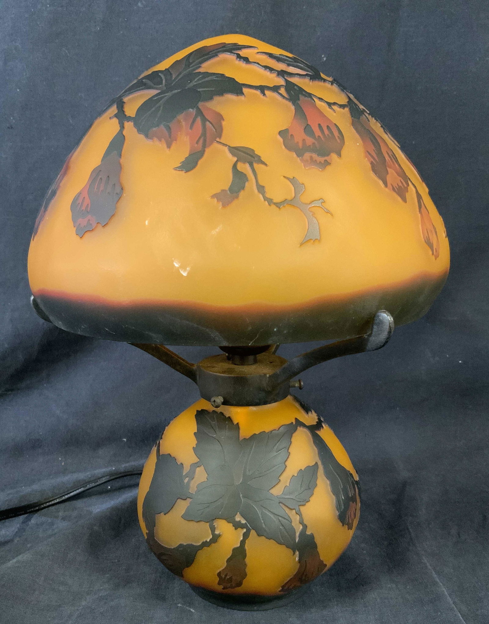 Vintage GALLÉ Style Tabletop Lamp (1 of 7)