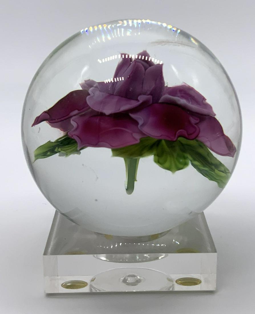 LUNDBERG STUDIOS Art Glass Paperweight (1 of 5)