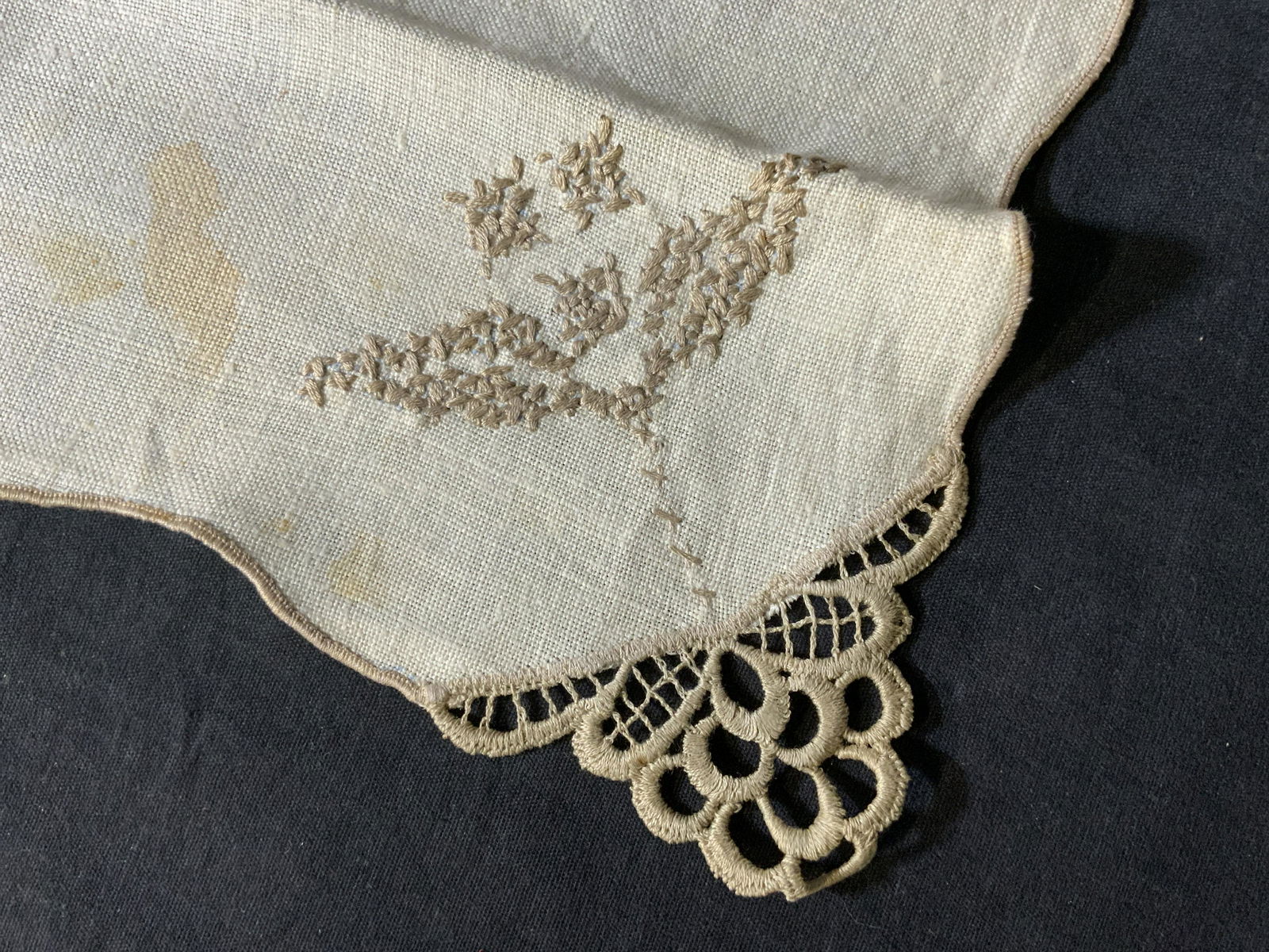 Set 8 Vintage Napkins (1 of 4)