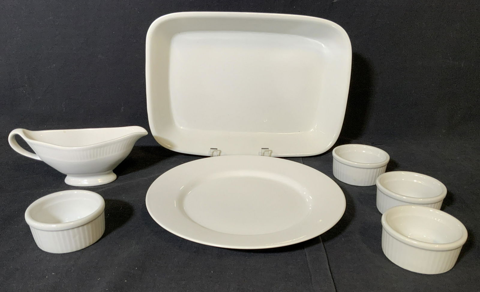 Lot 7 Ceramic Ramekins, Baking Dish, Gravy Boat (1 of 6)