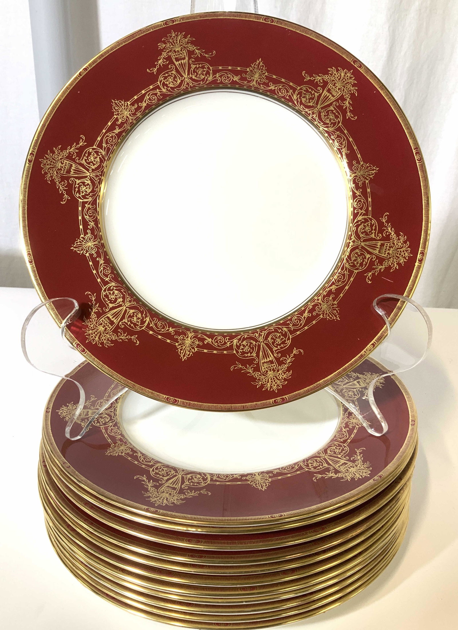 ROYAL WORCESTER Set 12 Porcelain Dinner Plates: Made In England, these luxury fine bone China plates are hand Painted and embossed with 24k Gilt on burgundy border, center white porcelain. Victorian/ Edwardian Style , 10.5 in. Royal Worcester Made 