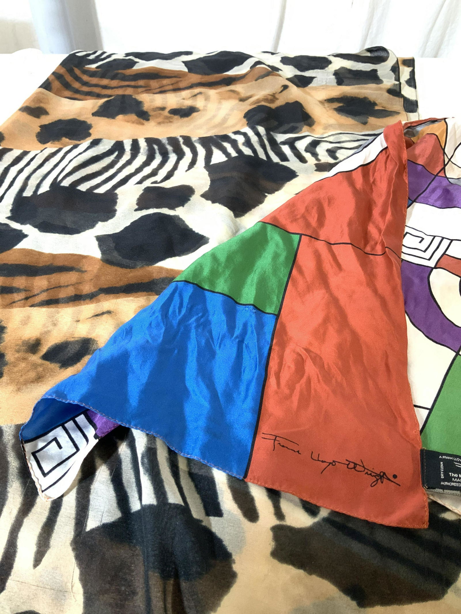 2 Fashion Scarves, Signed Frank Lloyd Wright (1 of 8)
