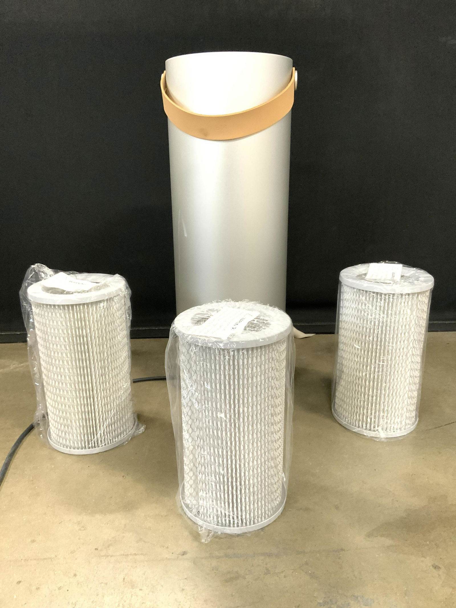 MOLEKULE Air Purifier W Handle & 3 PECO Filters (1 of 10)