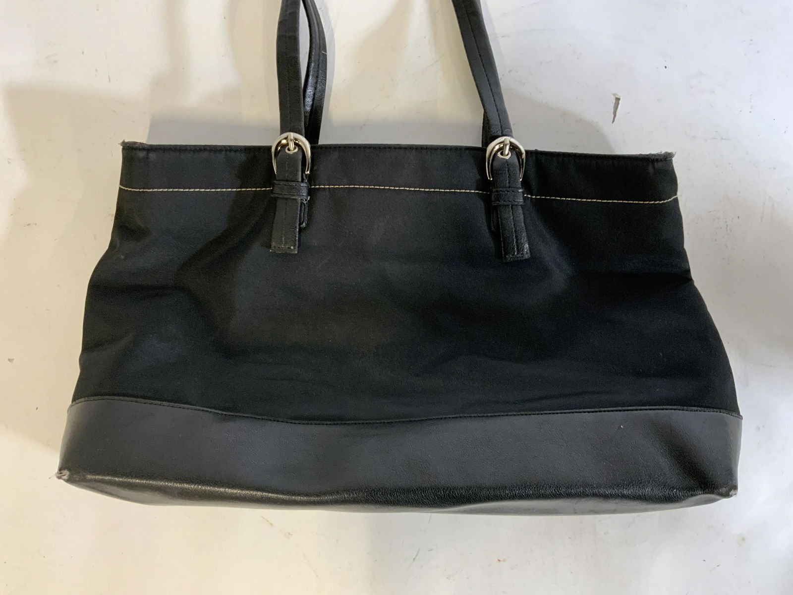 CITY DKNY Women’s Handbag: CITY DKNY Women’s Handbag, label reads ‘City DKNY’, measures 9 x 14 3/8 inches, drop measures 10 7/8 inches, wear consistent with use, City DKNY, donna Karan, women’s accessory, women’s fash