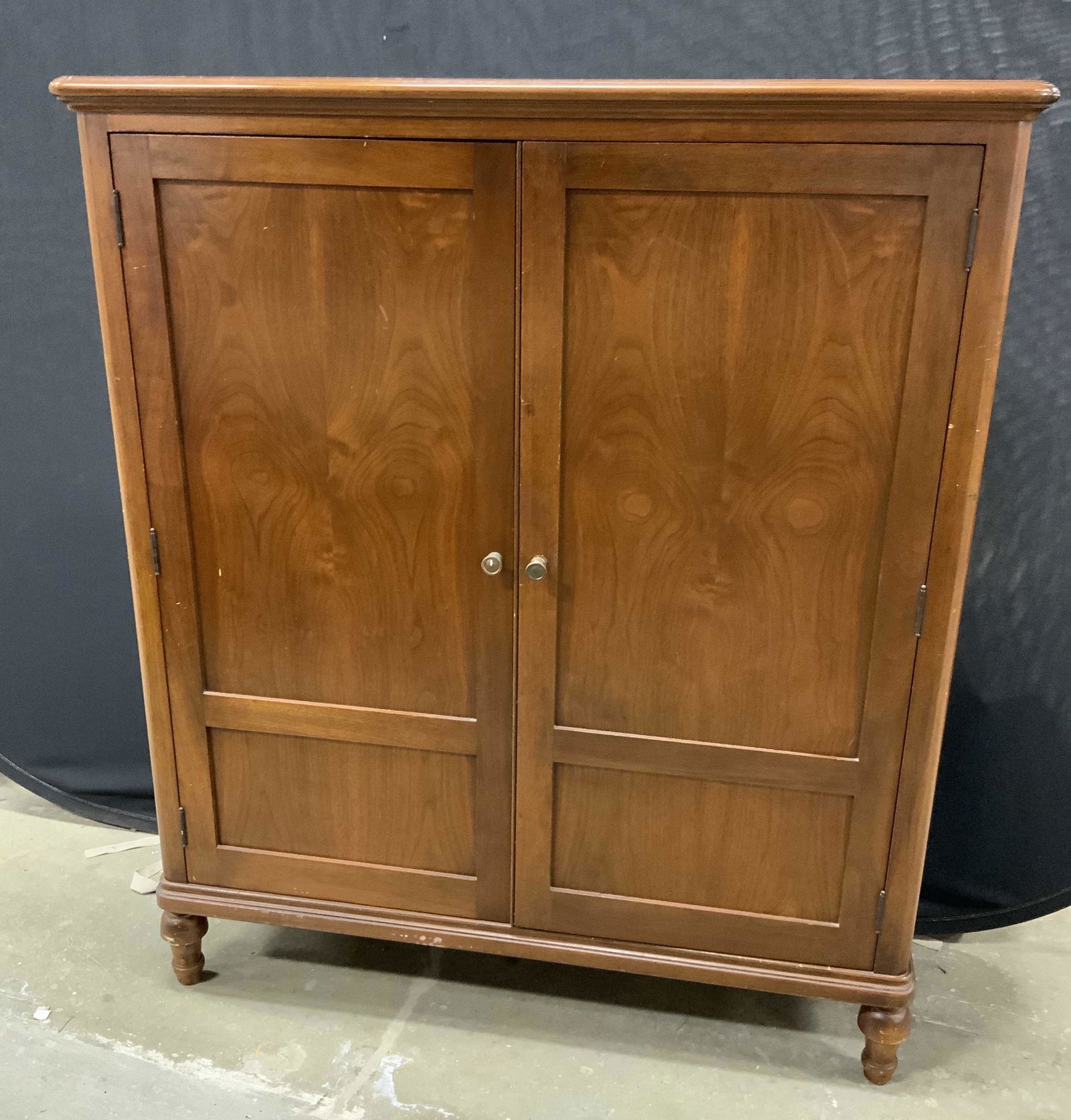 Vintage Wooden Cabinet (1 of 6)