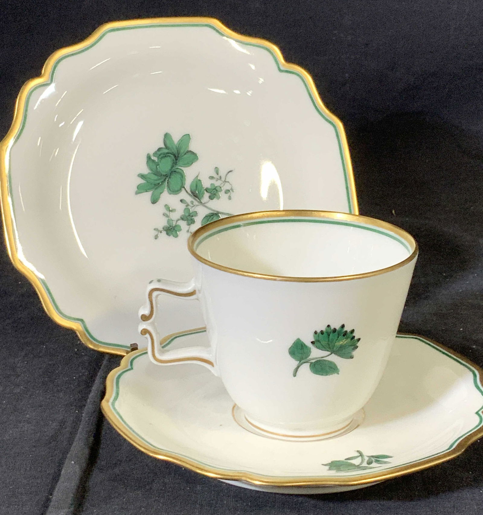 Hallmarked and Numbered Vintage Porcelain Set 3 (1 of 7)