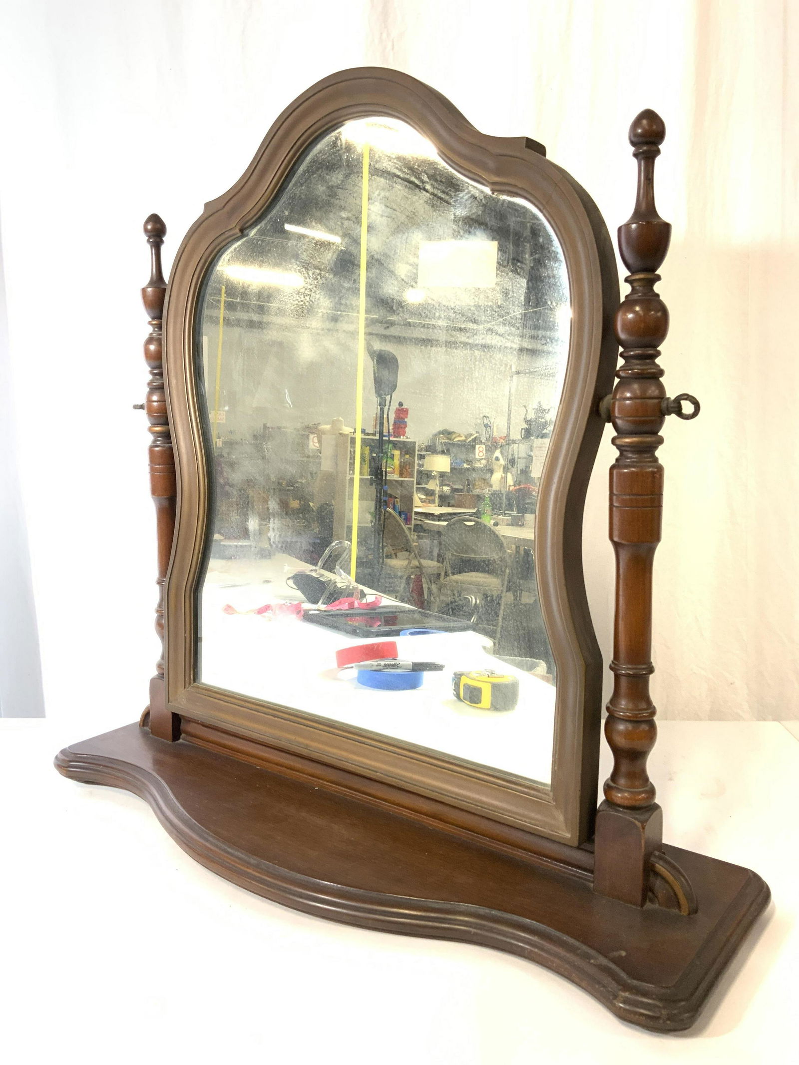 Vntg BERKEY & GAY Carved Wooden Vanity Mirror (1 of 8)