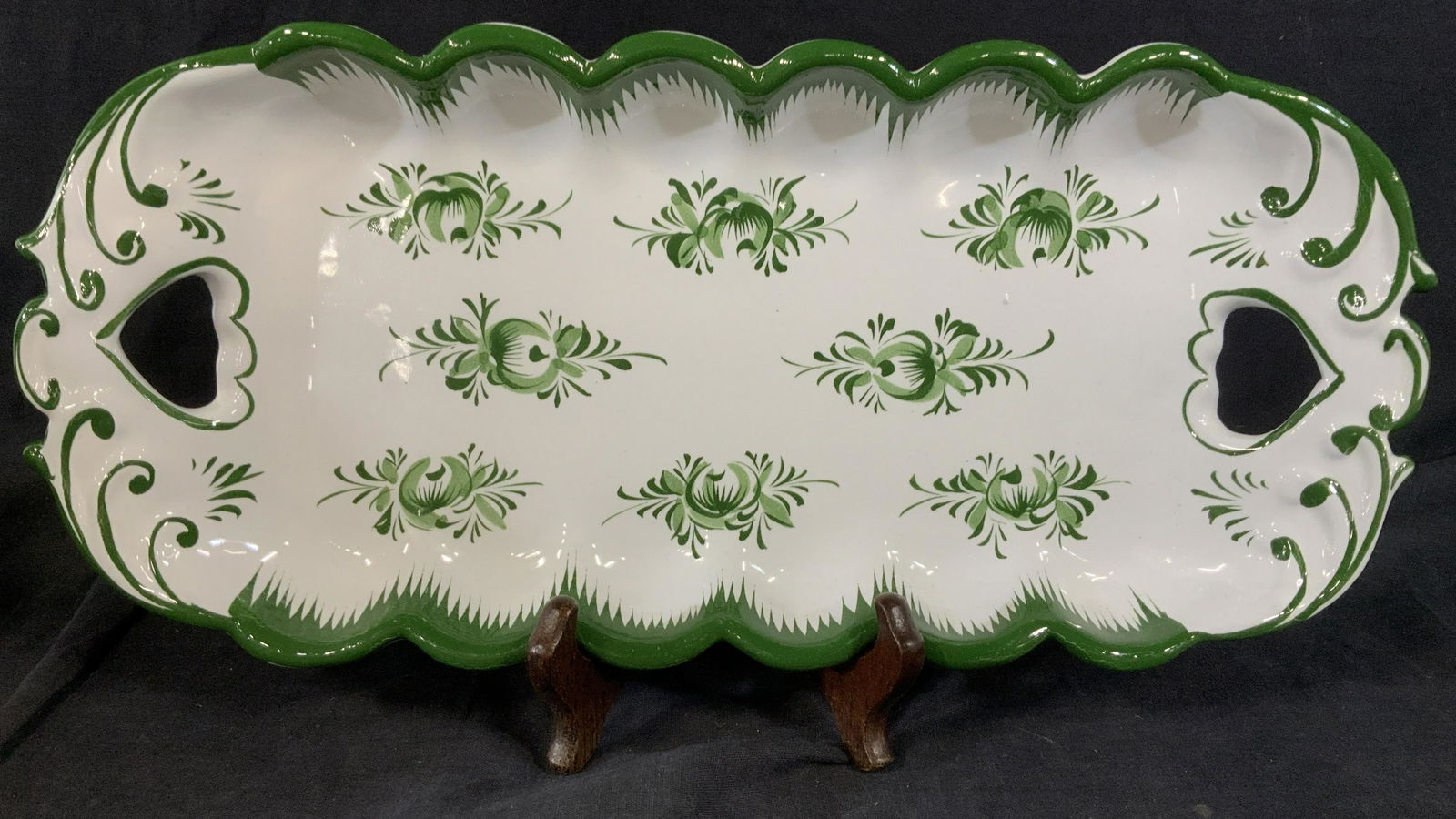 Green and White Hand Painted Ceramic Tray, POR (1 of 7)
