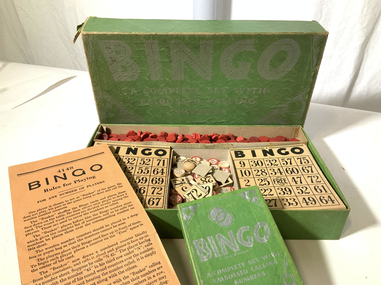 Collect. Vntg Milton Bradley BINGO Game (1 of 8)