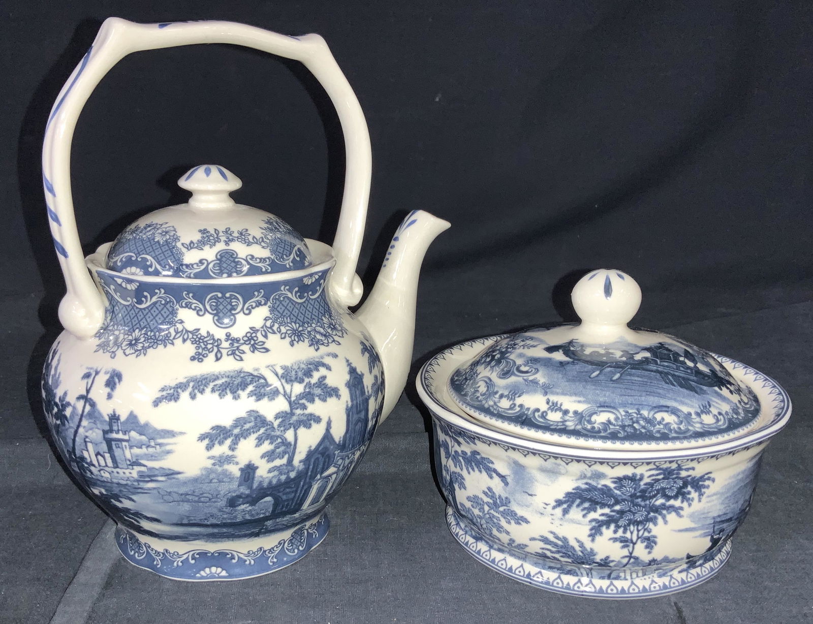 Porcelain Matching Set Teapot and Covered Bowl (1 of 8)