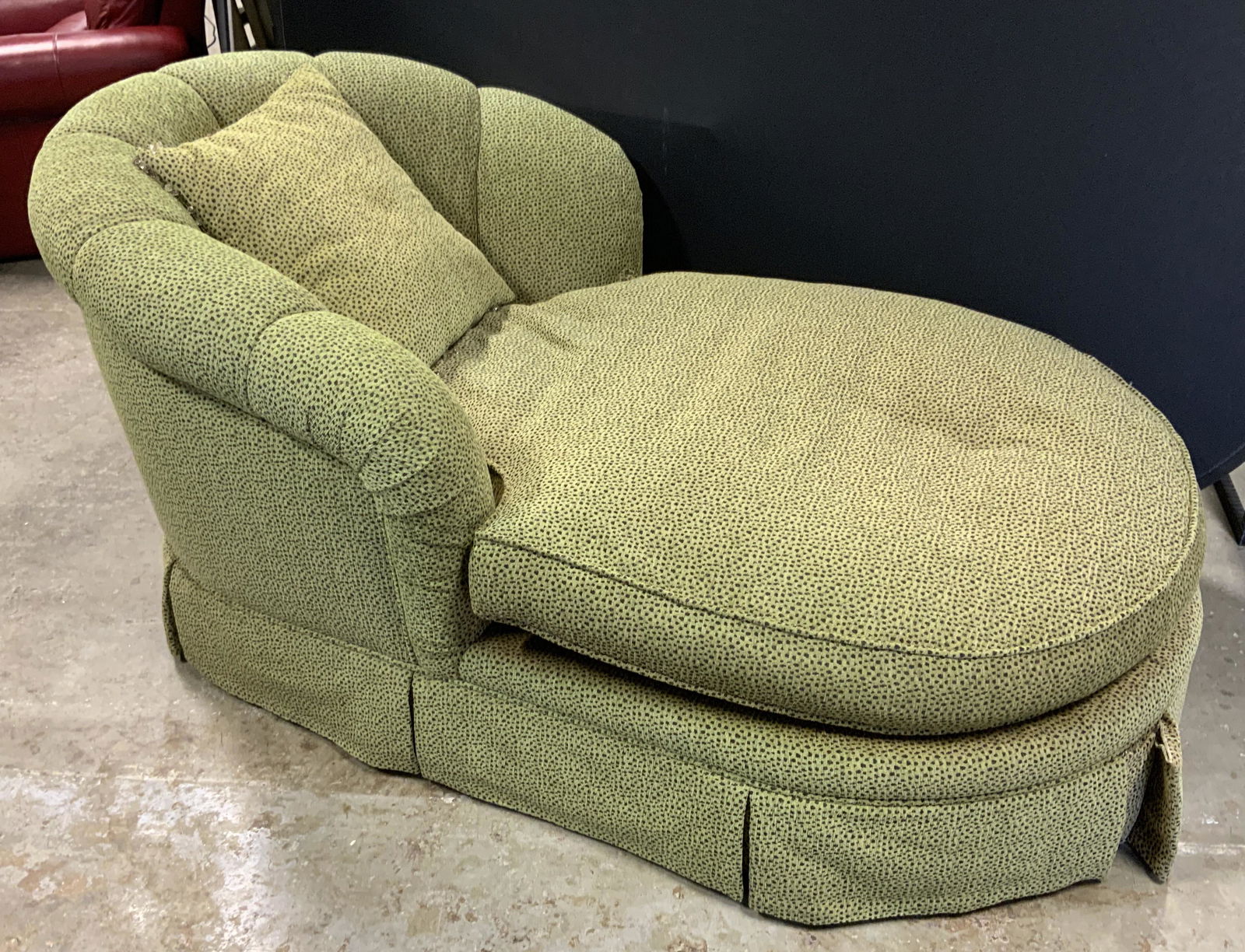 Vintage Chaise Lounge w Throw (1 of 13)