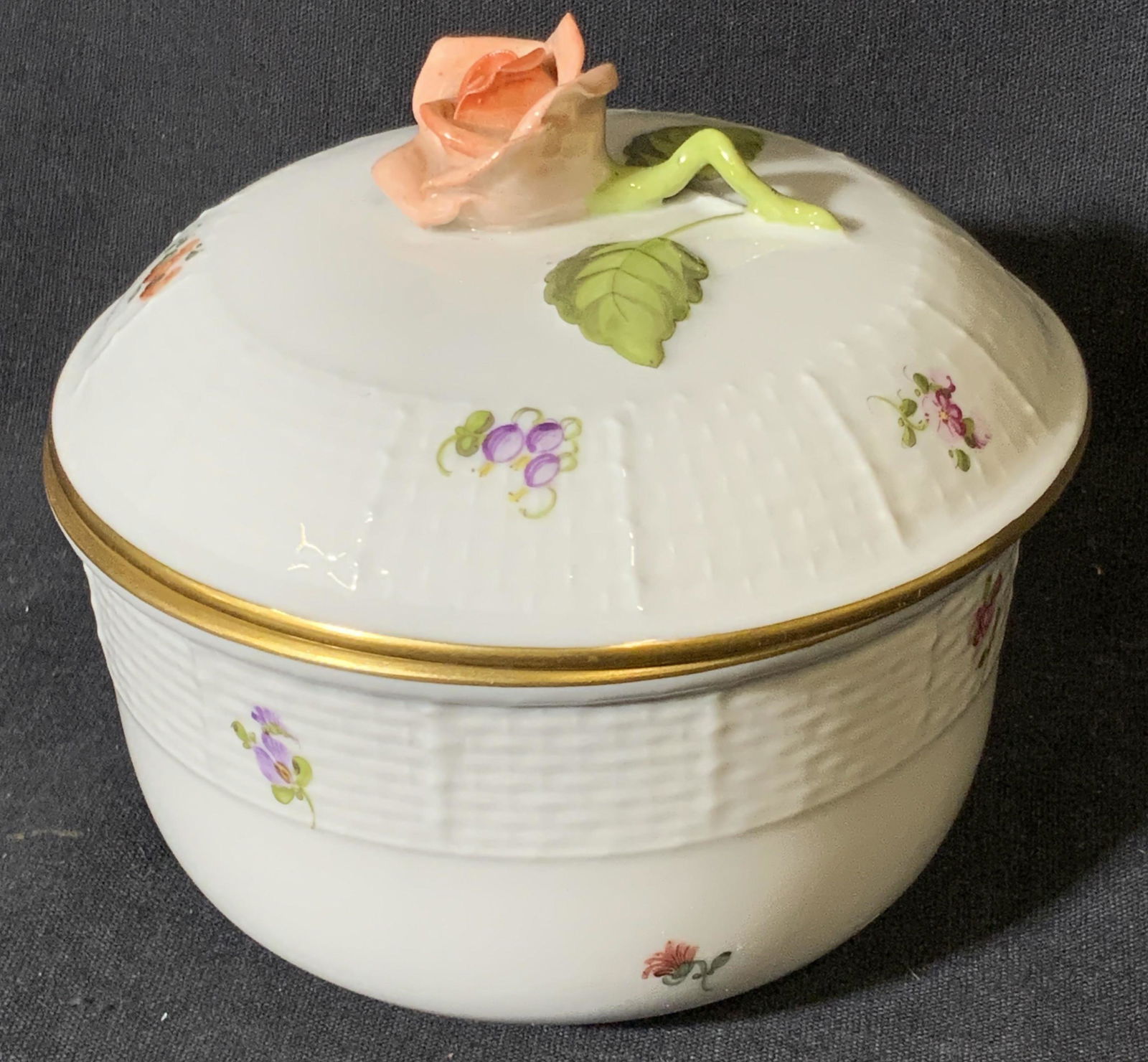 HEREND HUNGARY Signed Floral Trinket Box, Lid (1 of 9)