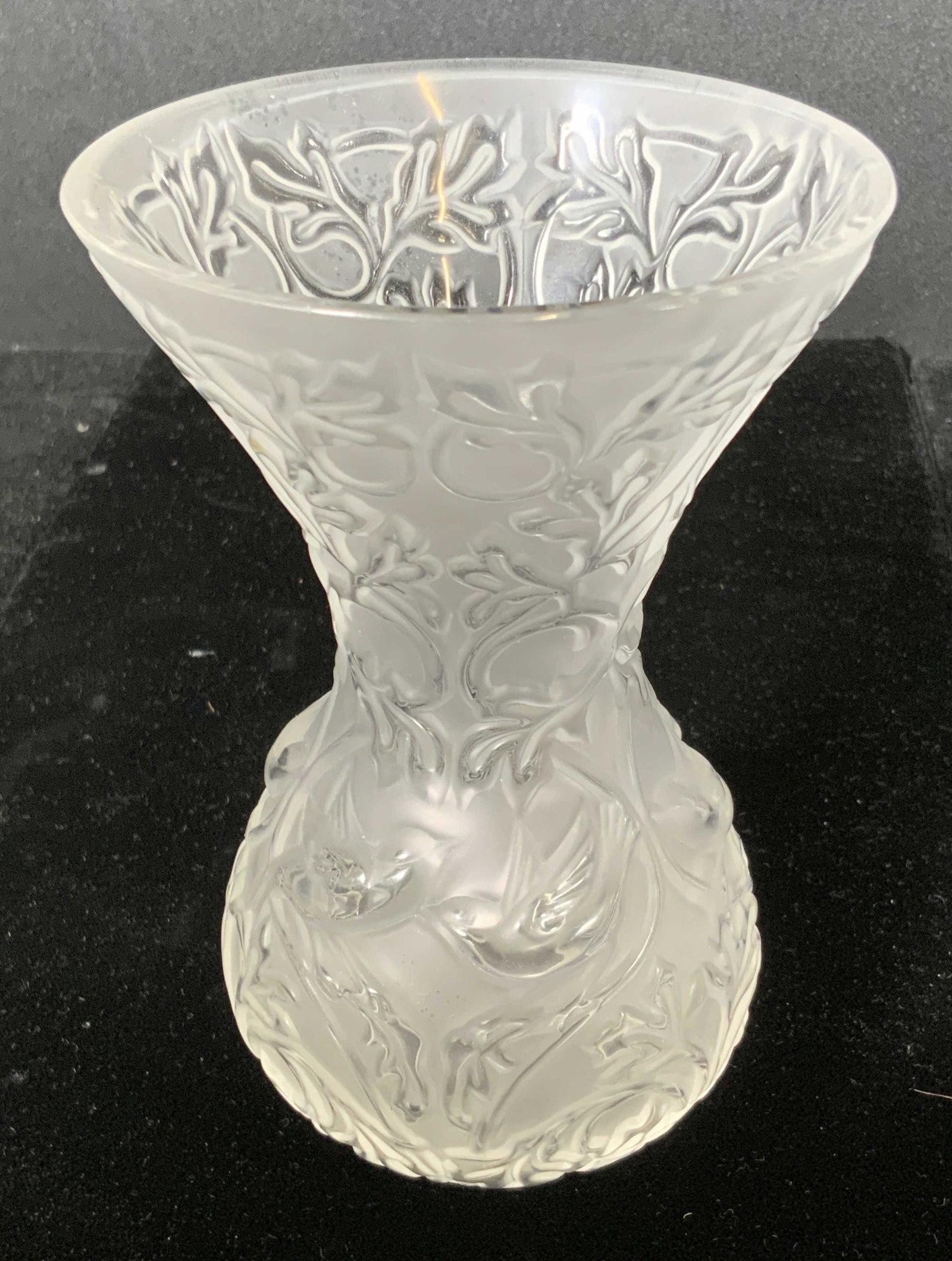 LALIQUE FRANCE Frosted Bird Motif Crystal Vase (1 of 9)