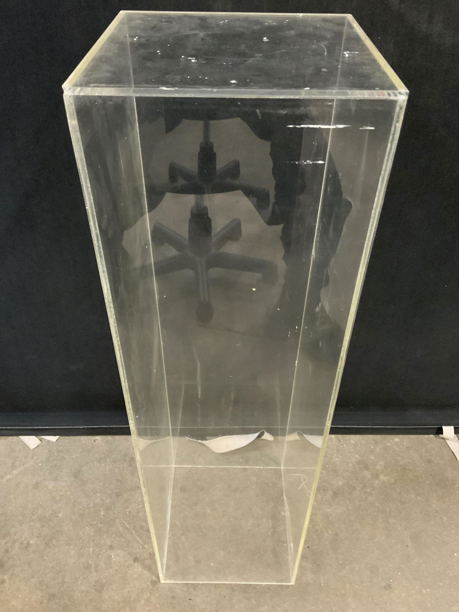 Lucite Pedestal W Open Base (1 of 7)