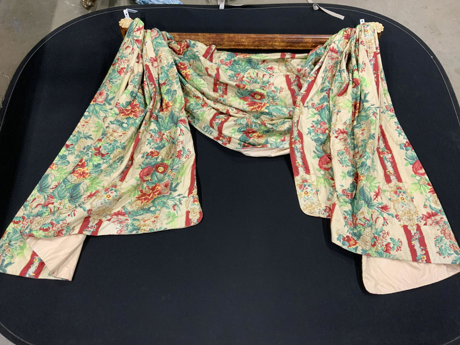 Decorative Floral Drapes w Fluted Wooden Column (1 of 8)