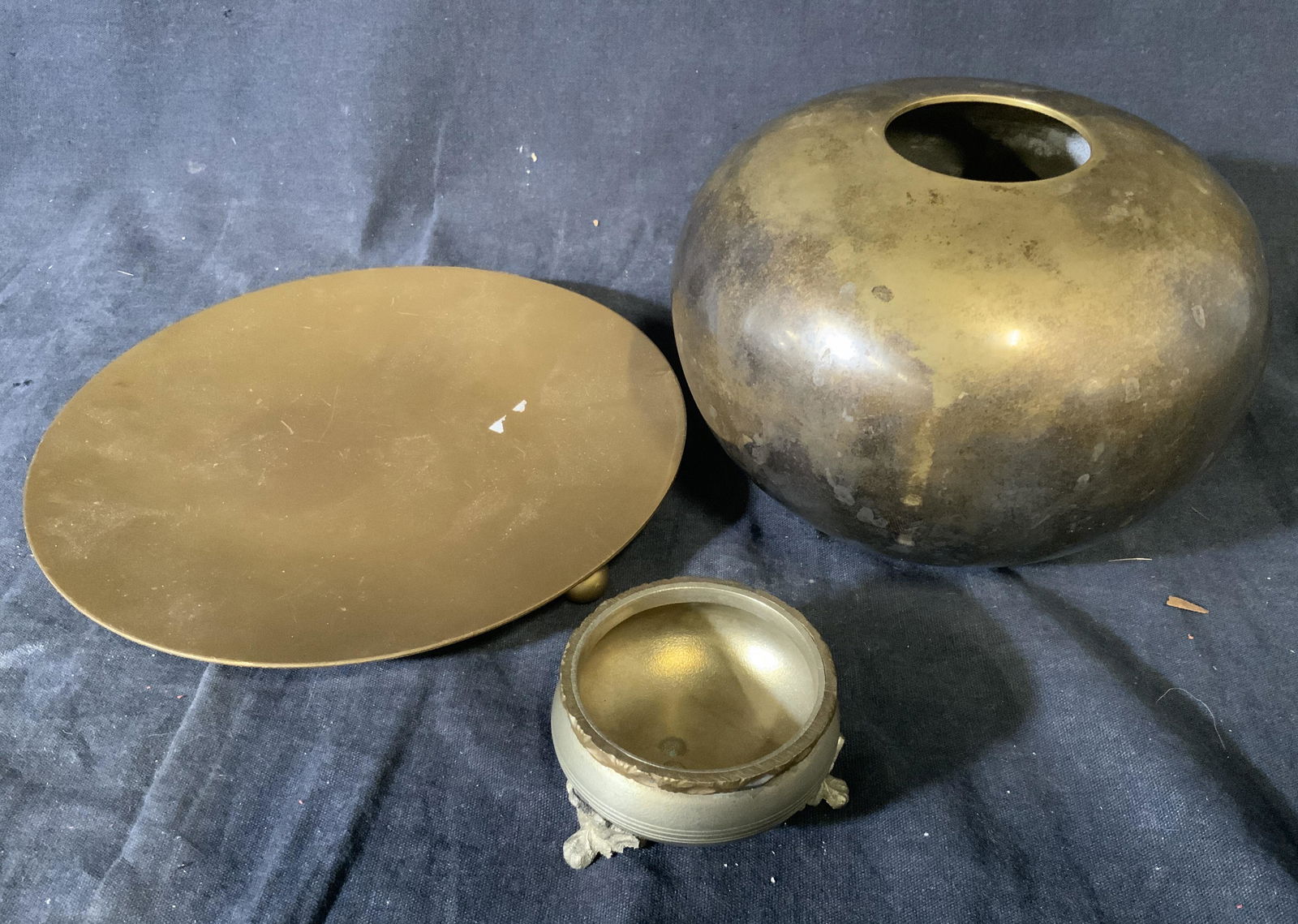 Lot 3 Metal Tray & Vessels (1 of 5)