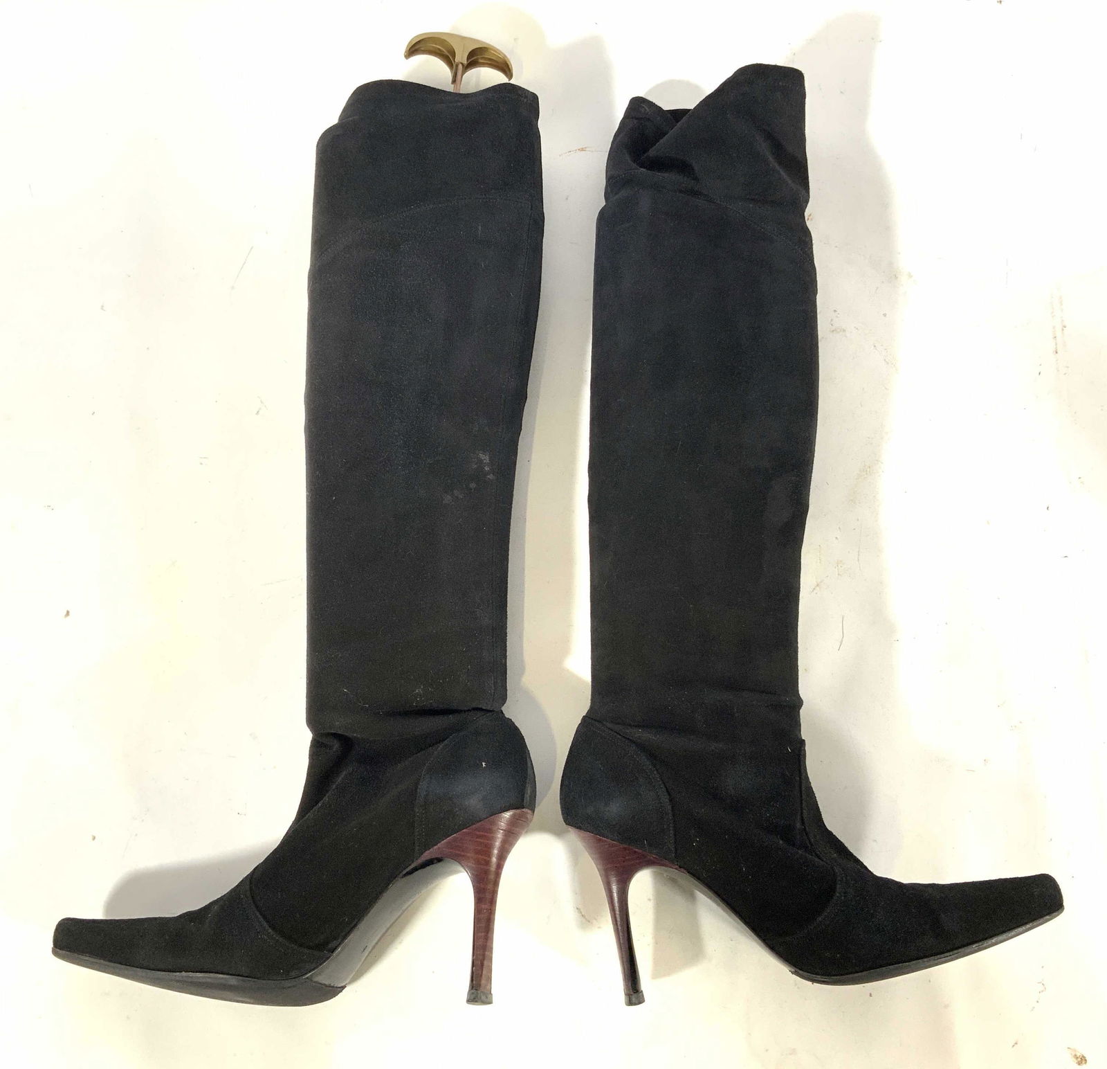 Pair CATS PAW Women’s Heeled Boots Sz 9: Undersides of each boot are marked CATS PAW. Boots are black toned and suede. Undersides have inscription for size which reads 9. Heels are 3.5 inches tall. Boots are 20 inches tall. Boots, heels, hee