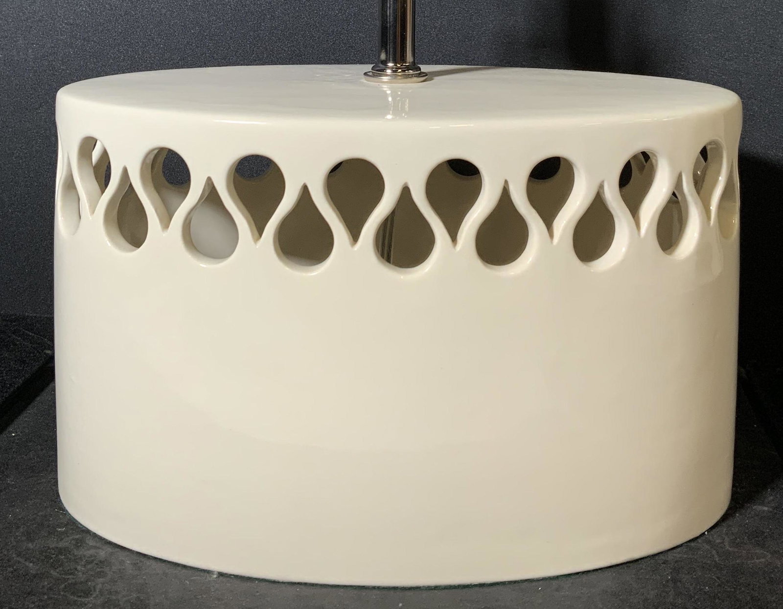 Ceramic Tabletop Lamp (1 of 8)