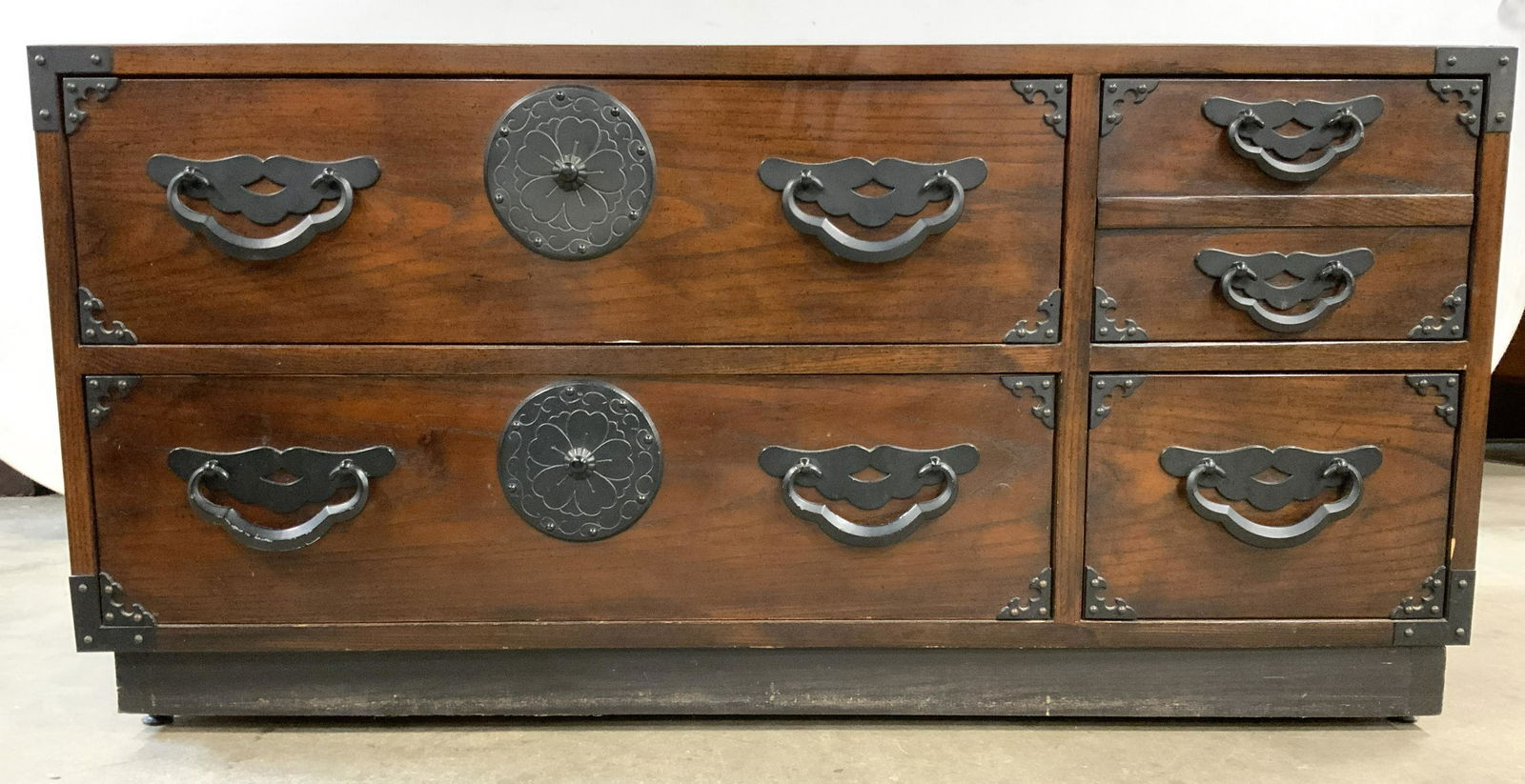 BAKER FURNITURE Wooden Chest W Base (1 of 10)