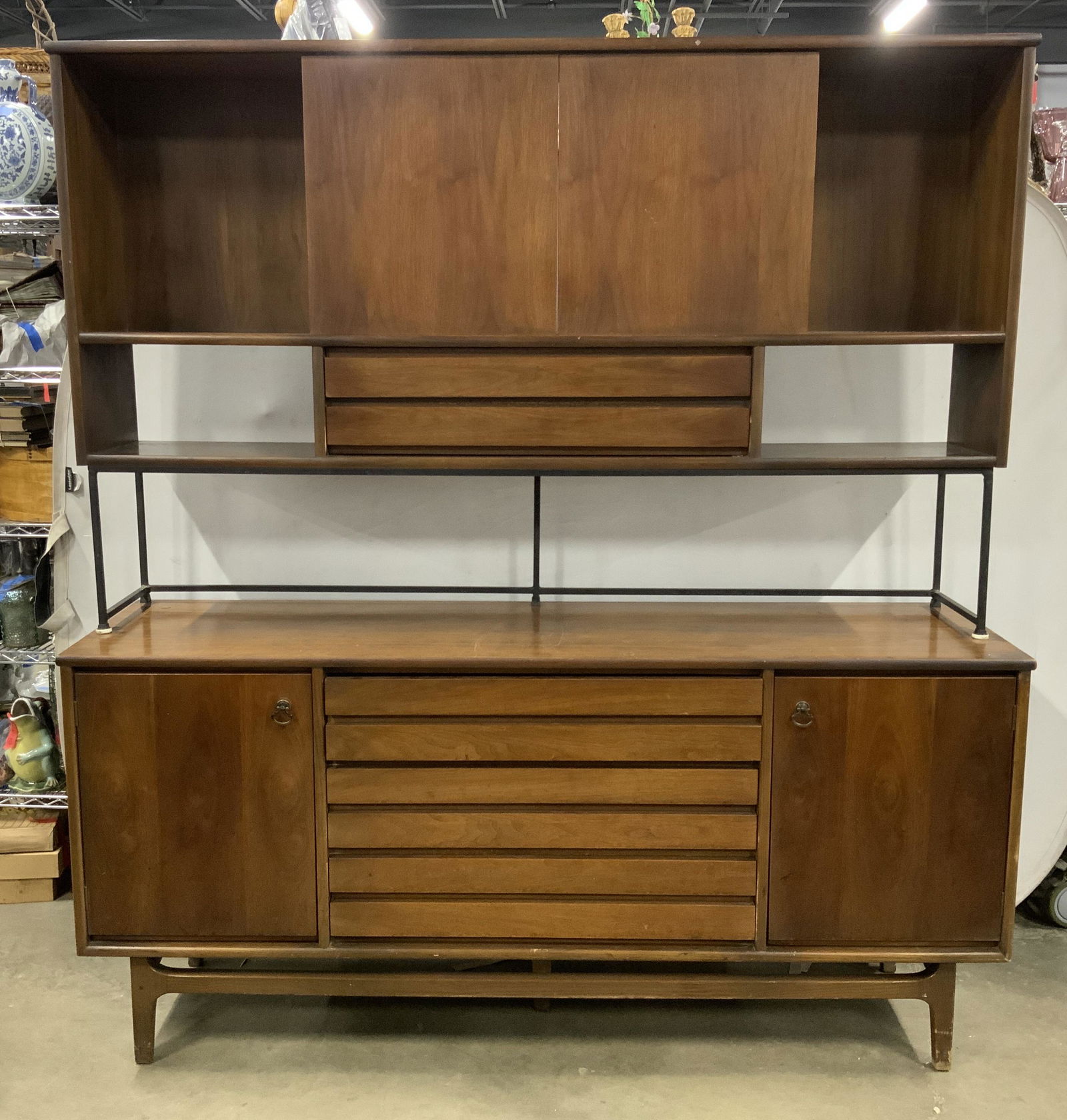DETROIT FURNITURE MCM Credenza & Hutch (1 of 12)