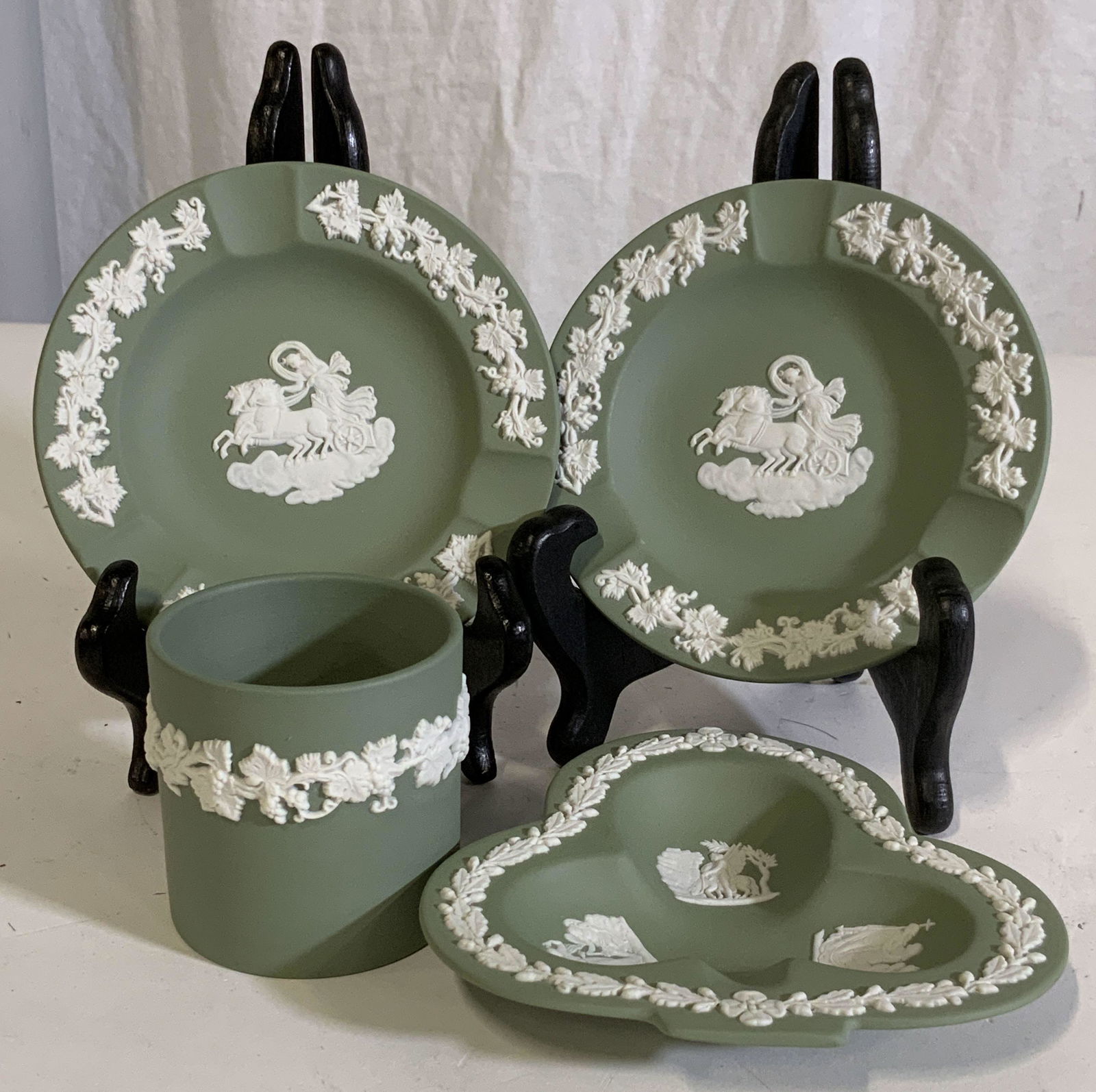 Grp 4 Signed Wedgwood Porcelain Tableware, Green (1 of 13)