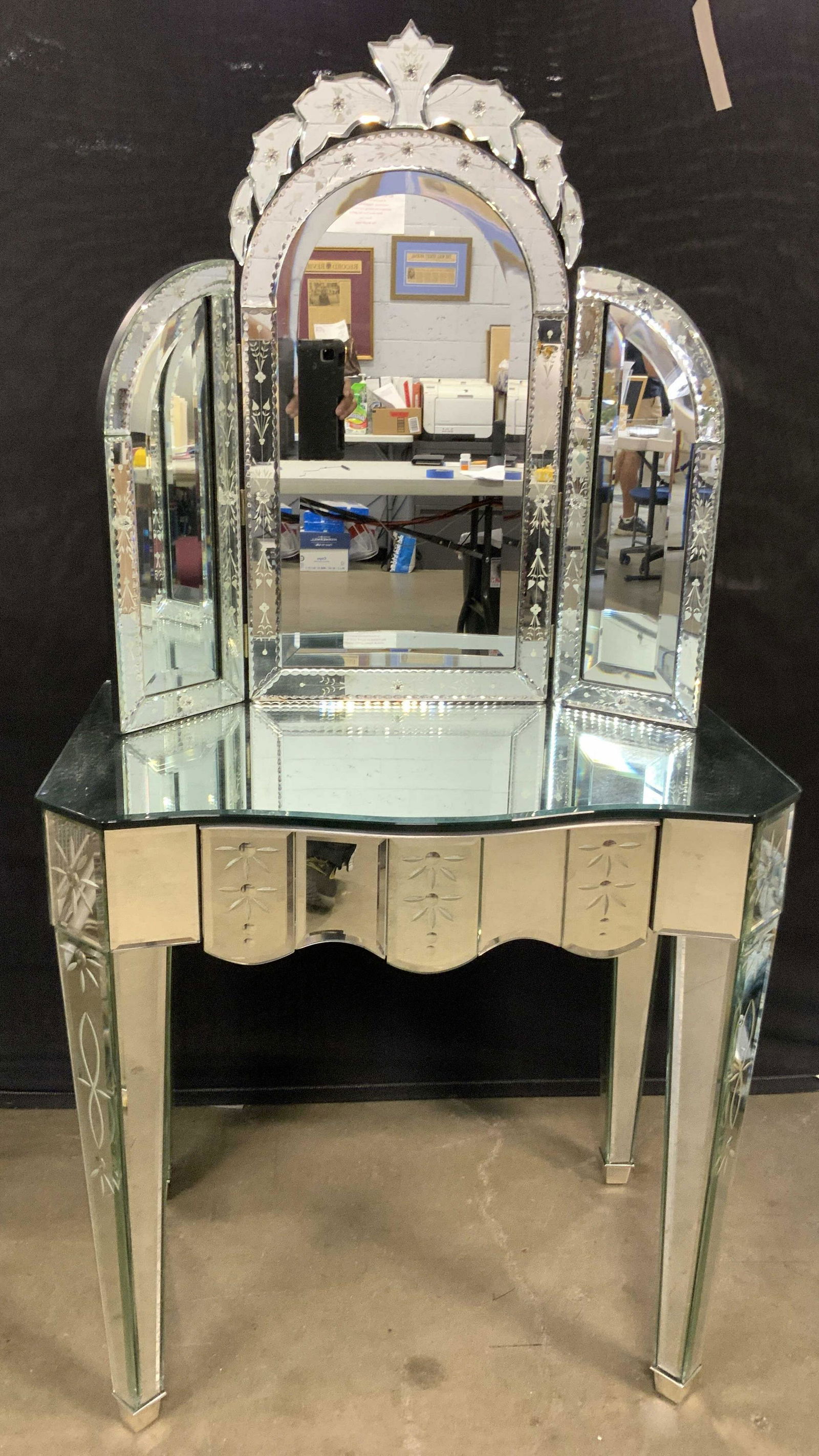 Venetian Glass Mirrored Vanity W Trifold Mirror (1 of 11)