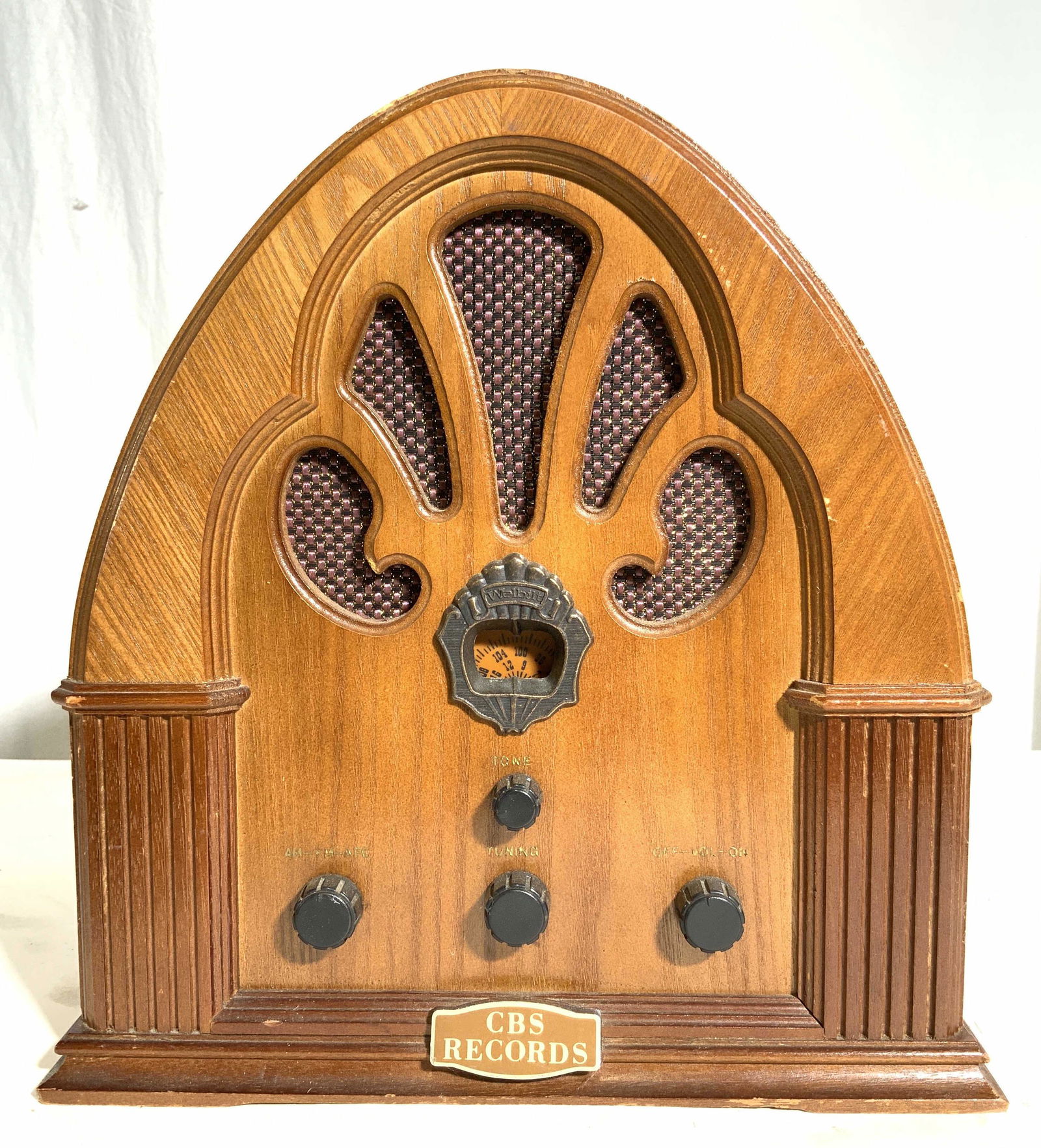 WELBILT Collectors Edition Radio Radio 1933: Radio has wooden shell. Front of piece reads WELBILT undersides model number reads 1933. Piece measures approx 12 inches tall 12 inches wide 7.5 inches deep. Radio, WELBILT radio, vintage radio, wood