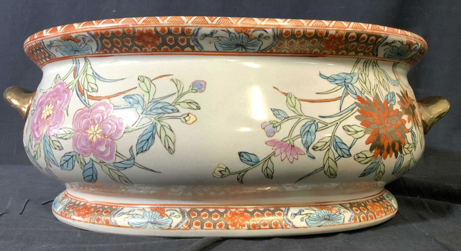 Asian Signed  Ceramic Porcelain Foot Bath (1 of 16)