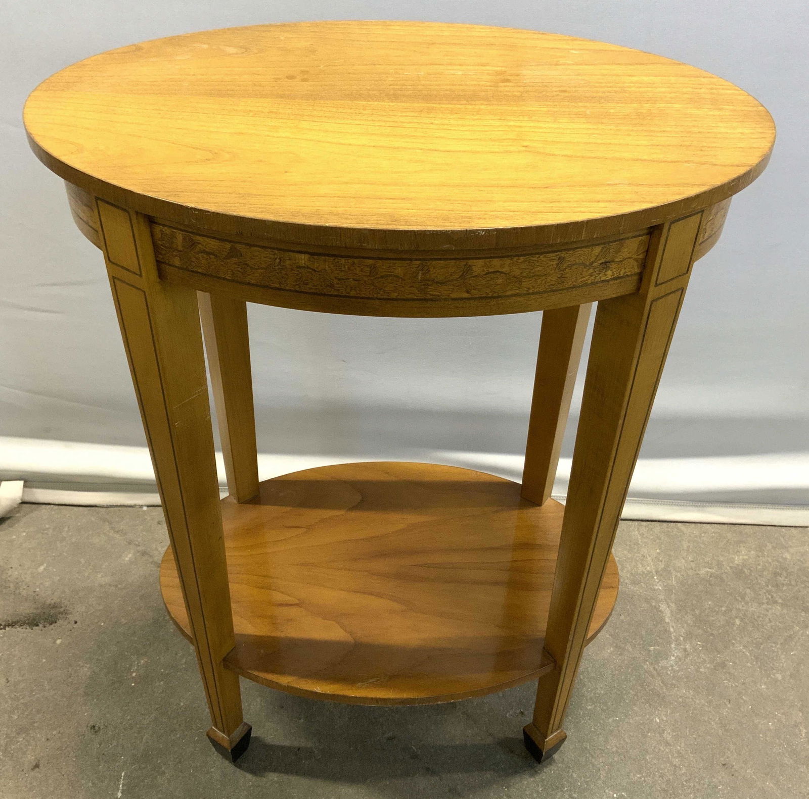 Vntg BAKER FURNITURE Oval Wooden Side Table (1 of 10)