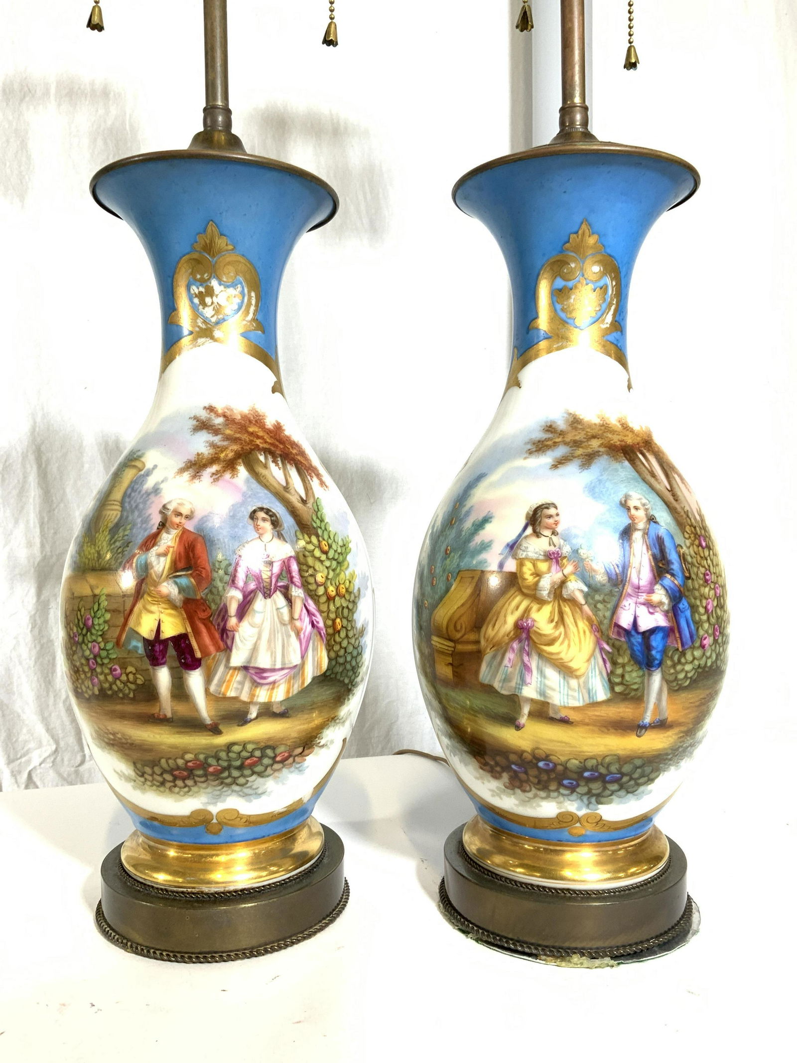 Pair Hand Painted Vintage Tabletop Lamps (1 of 12)