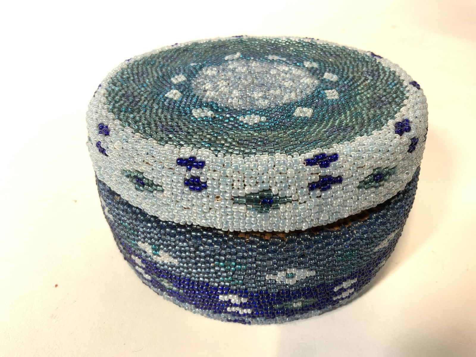 Beaded Keepsake  W Lid W Rattan Interior (1 of 7)
