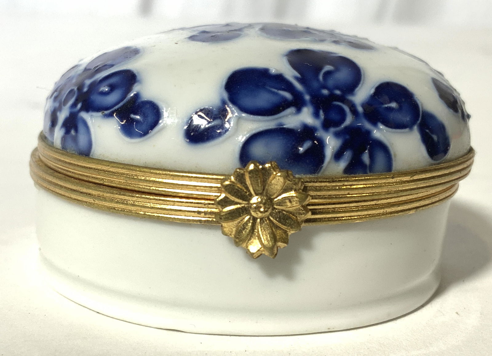 LIMOGES FRANCE Porcelain Trinket Box (1 of 6)