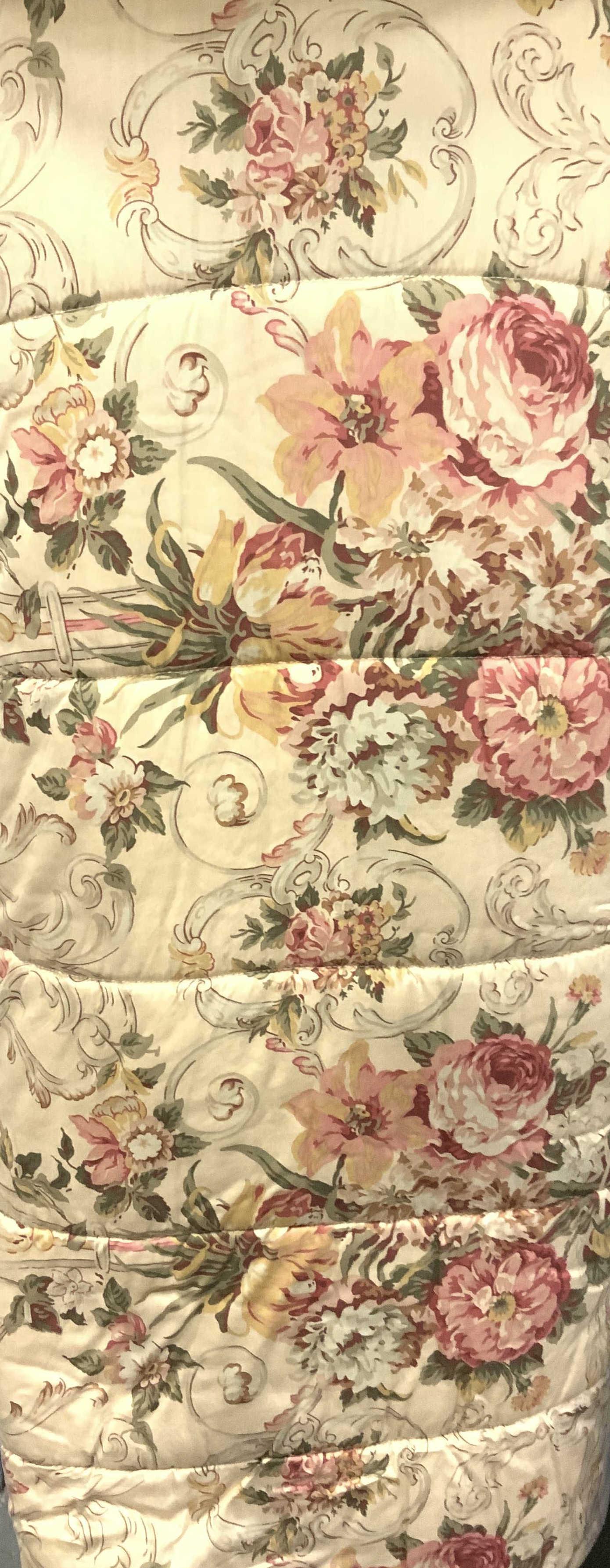 RALPH LAUREN Imported Fabric King sz Comforter (1 of 11)