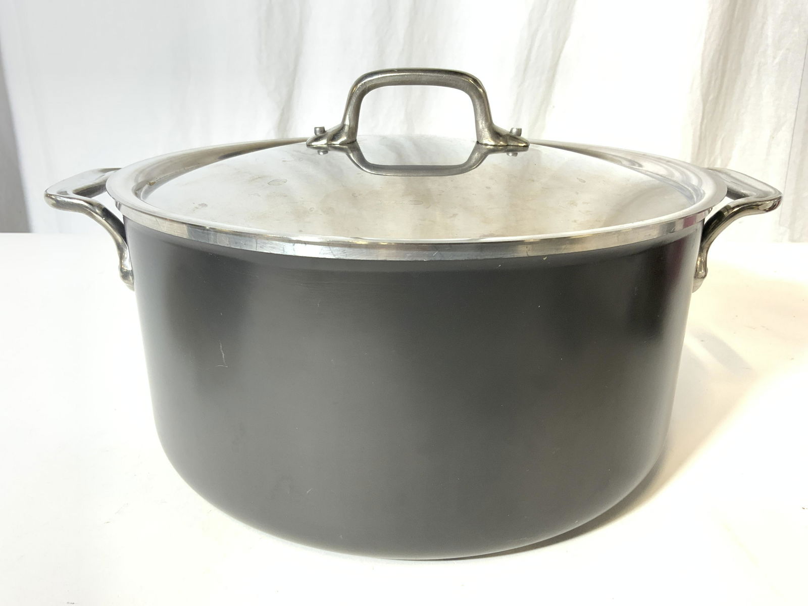 Lot 2 LTD All Clad Metal Pans W Lids (1 of 8)