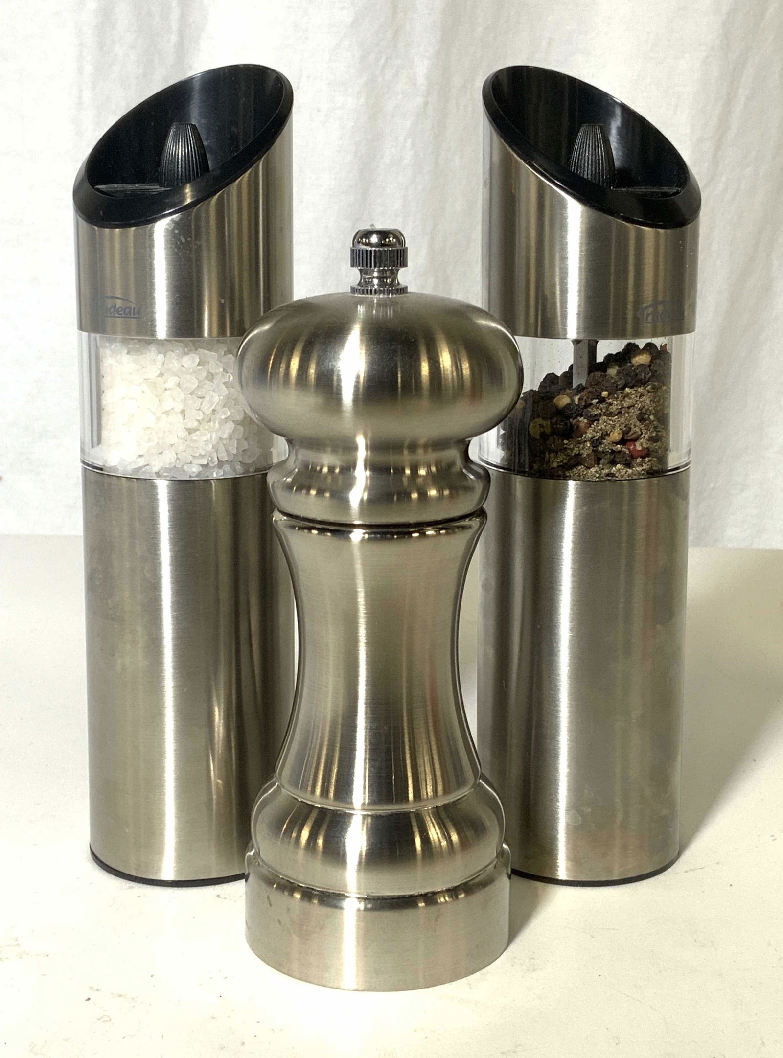Lot 3 Stainless Steel Salt & Pepper Mills (1 of 7)