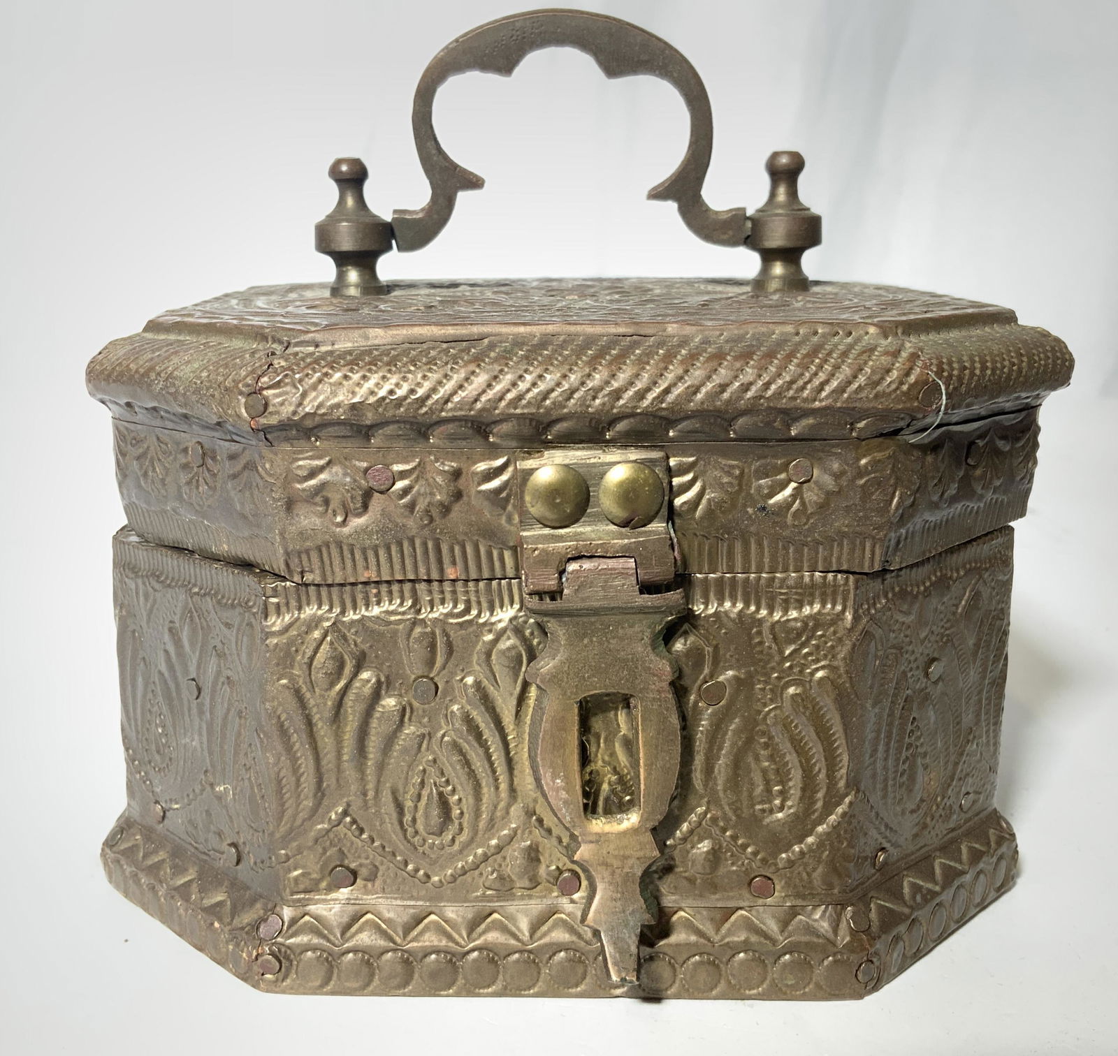 Ornate Lidded Keepsake Box W Tin Exterior (1 of 8)