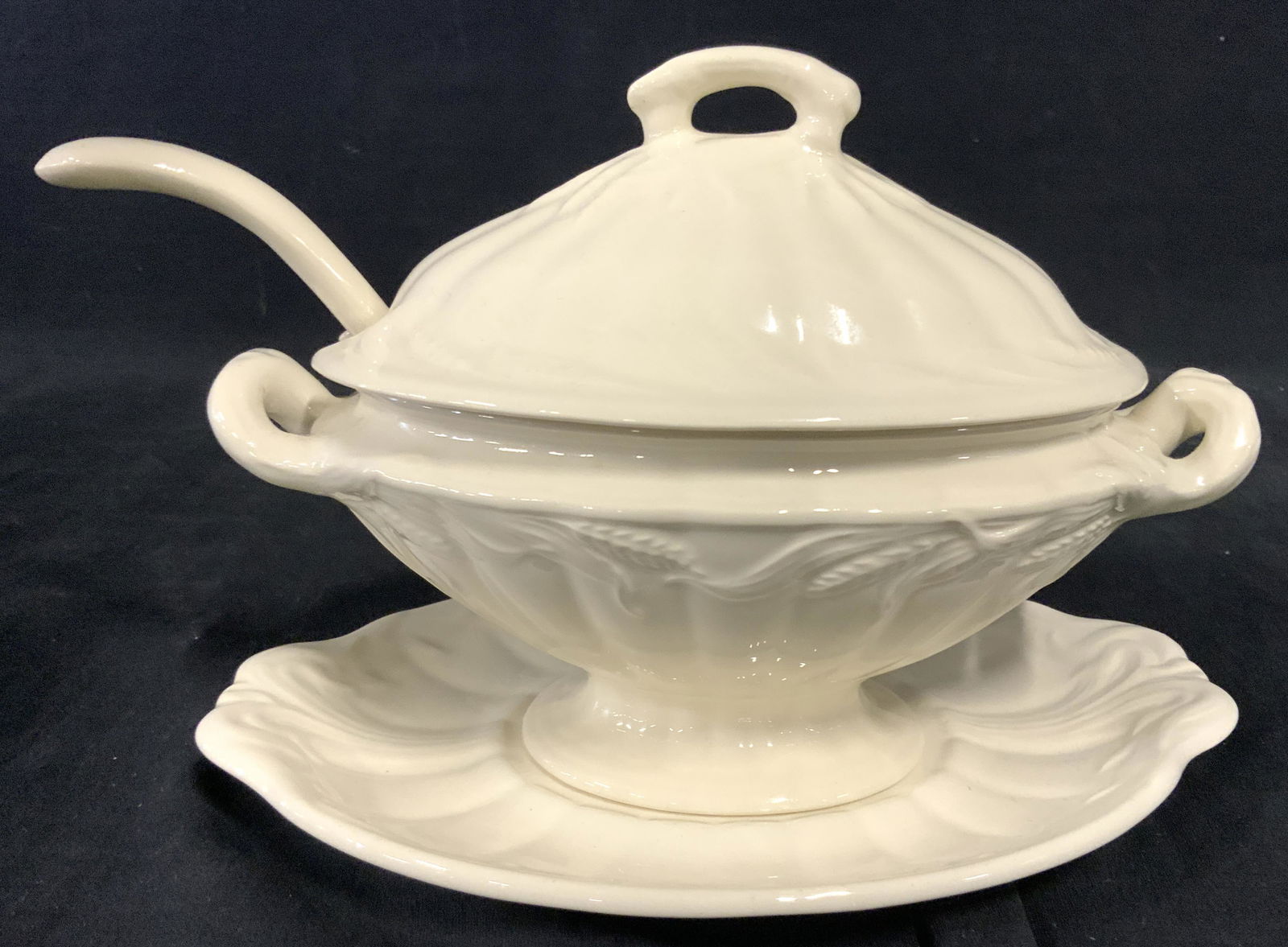 Royal Staffordshire Ironstone Tureen, England (1 of 8)