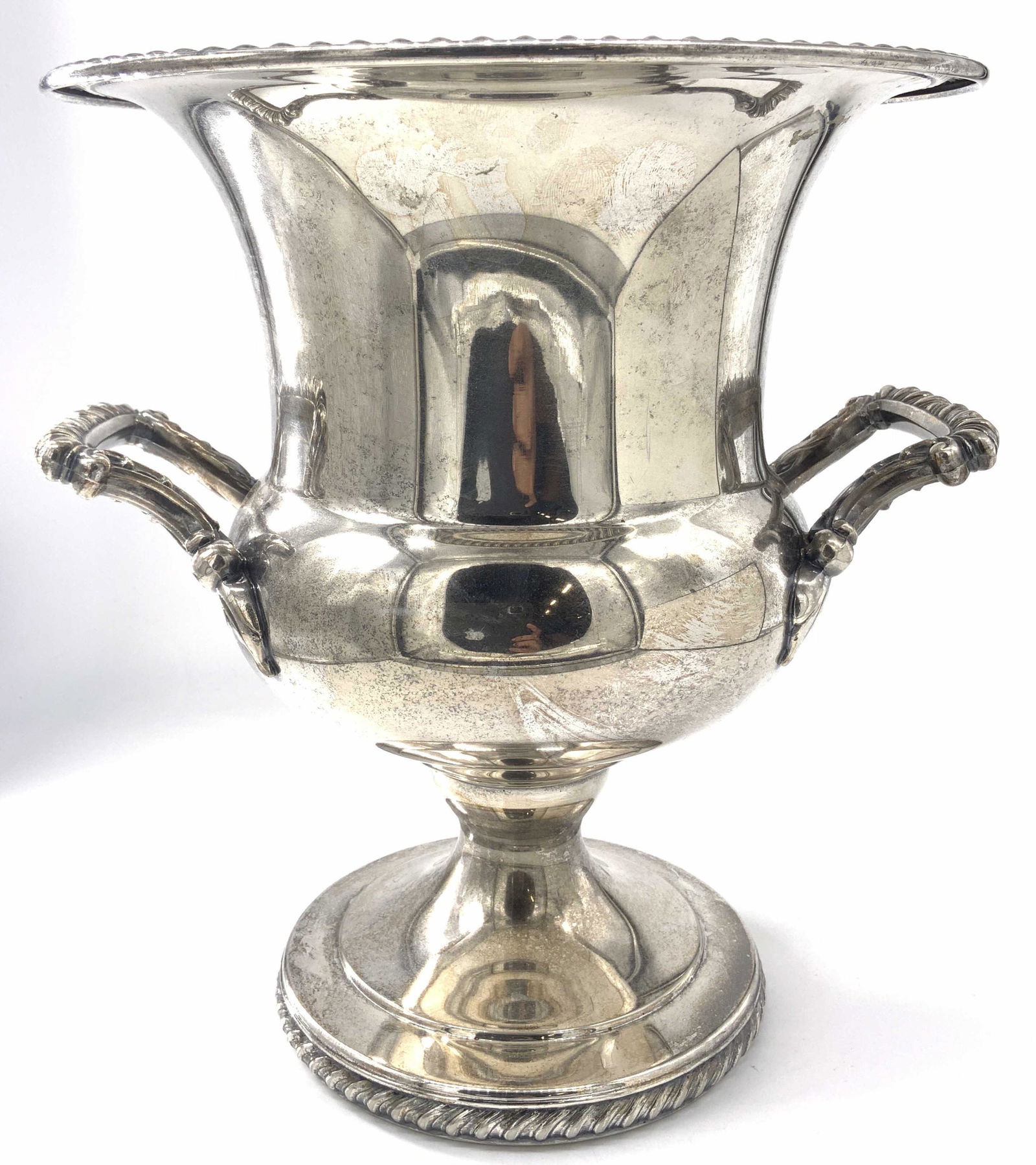 Vintage Metal Pedestal Ice Bucket W Handles (1 of 8)