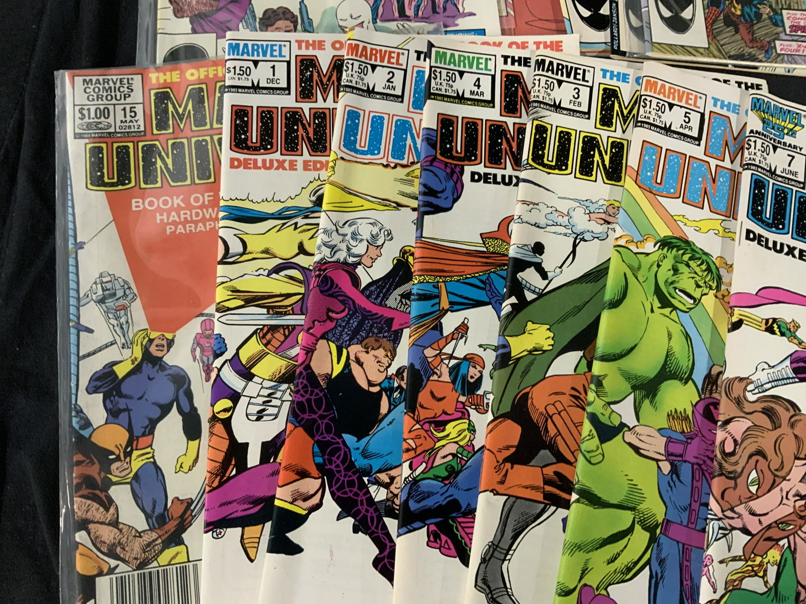 Collectible MARVEL SAGA & UNIVERSE Comics (1 of 8)