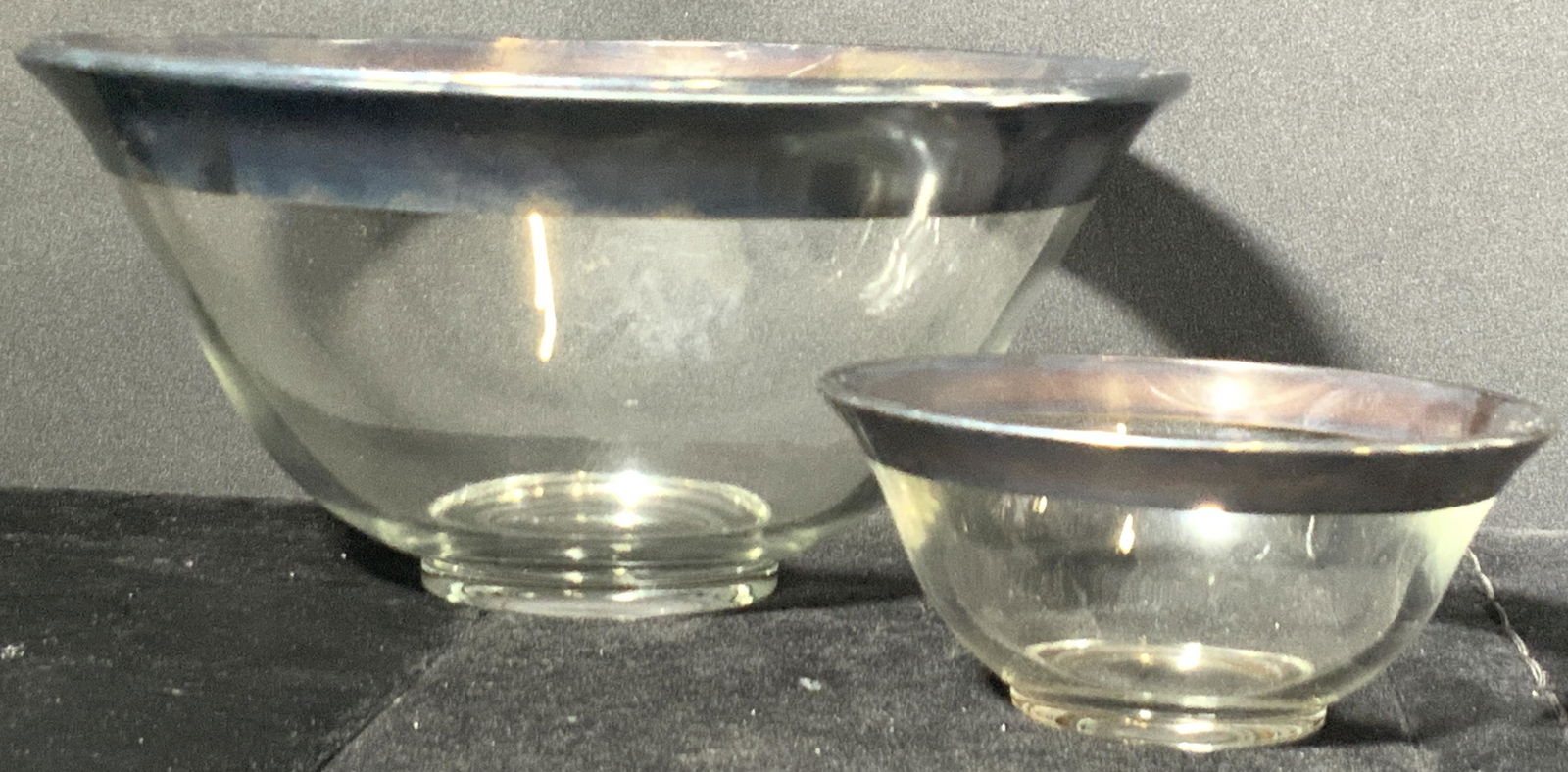 Lot 2 Vintage Silver Painted Rimmed Glass Bowls (1 of 6)