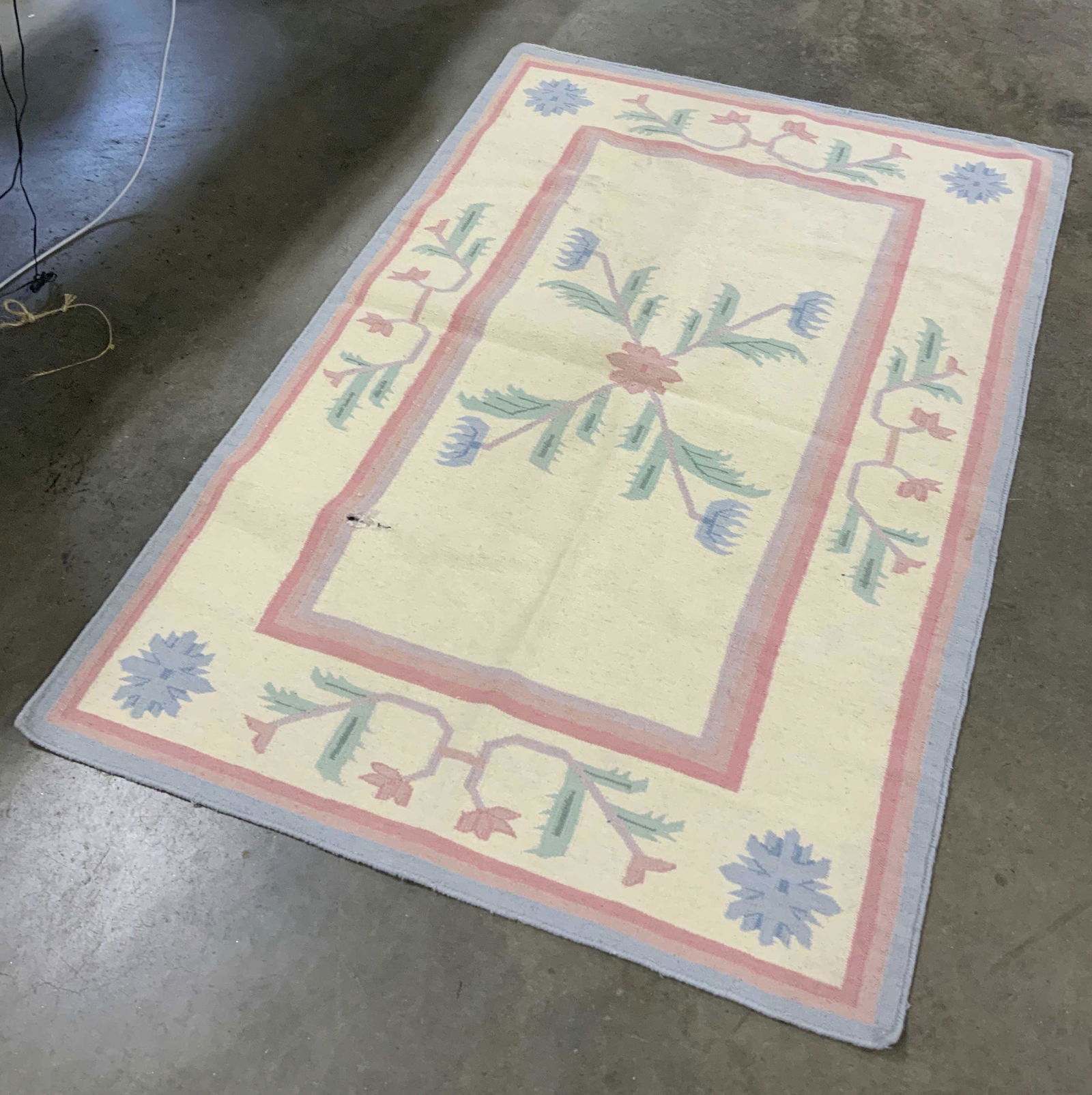 Dhurrie Style Area Rug (1 of 6)