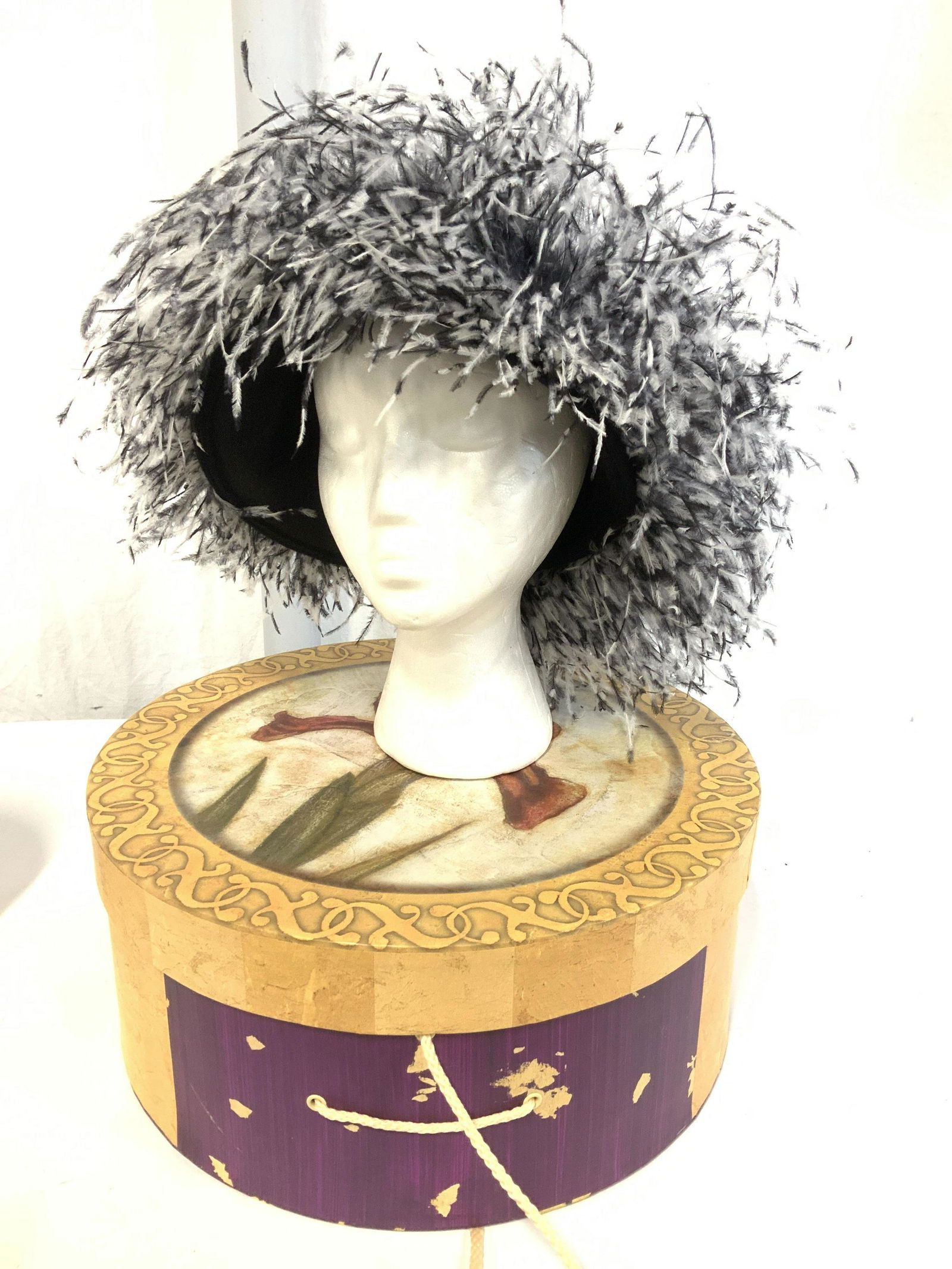 The Mad Hatter OSTRICH Feather Hat w Box (1 of 10)