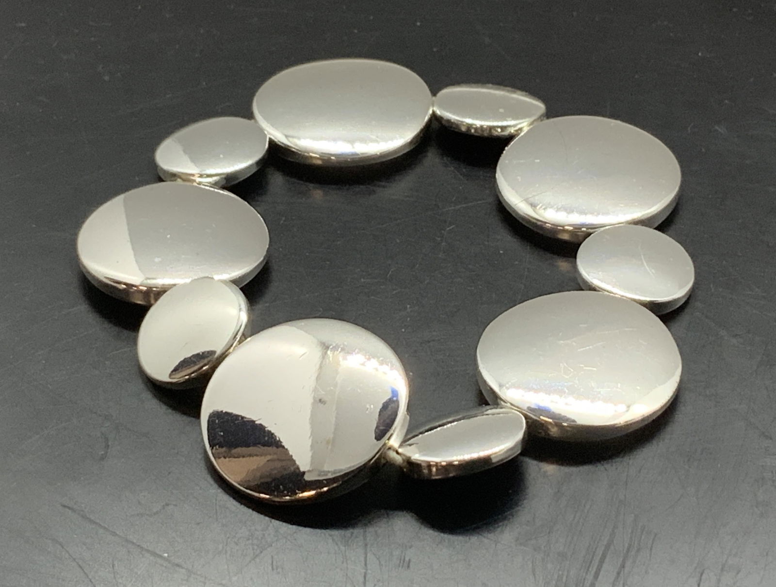 Silver Tone Flat Disc Bead Stretch Bracelet (1 of 5)